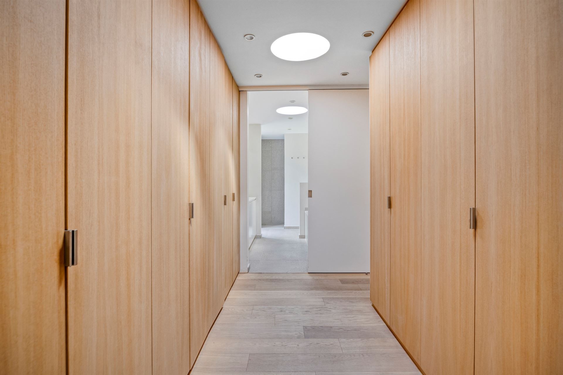 Prachtige moderne villa op ruim perceel foto 21