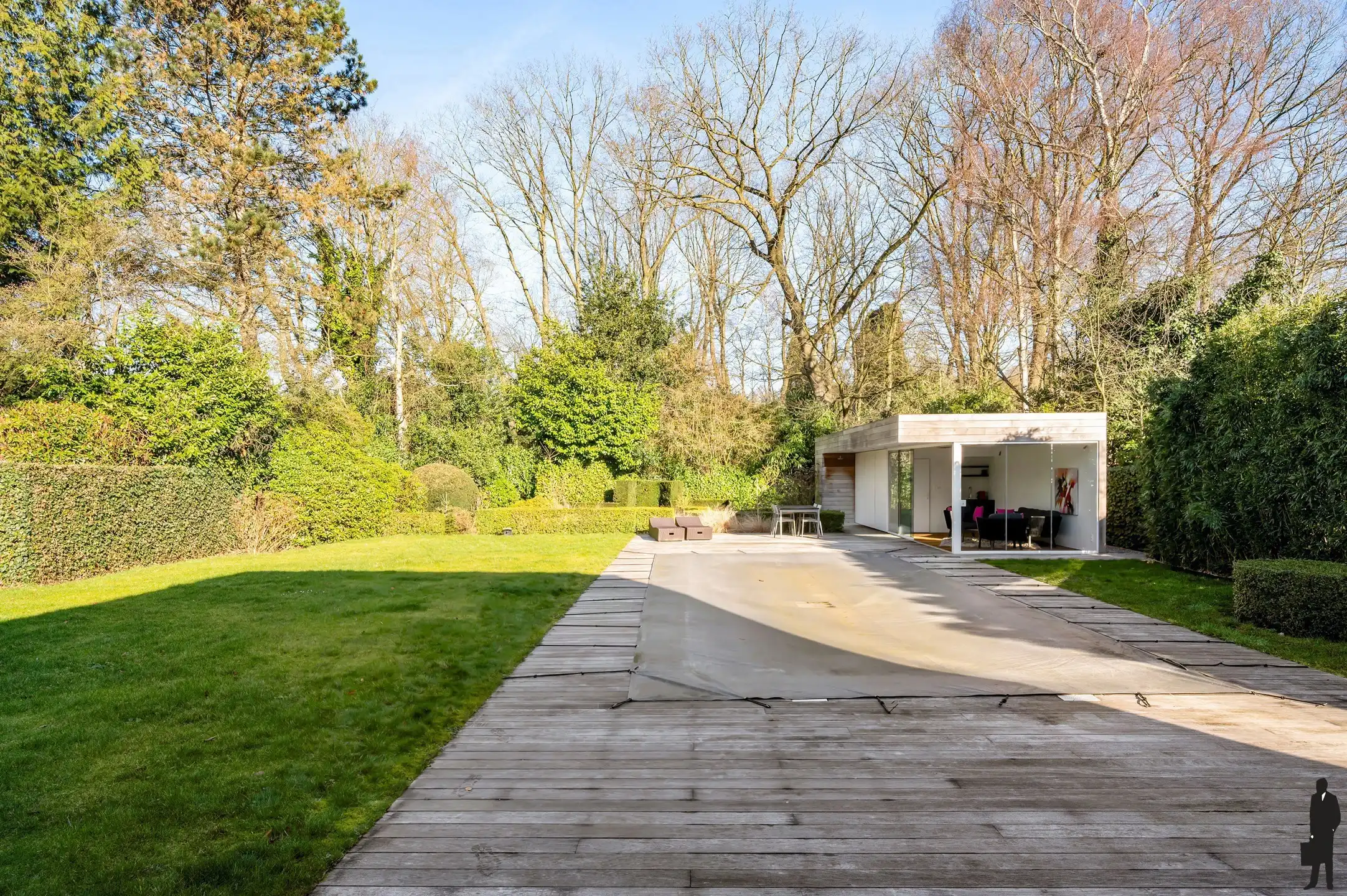 Moderne, vrijstaande villa op ca.1.380 m² met zwembad op toplocatie te Vriesdonk! foto 21