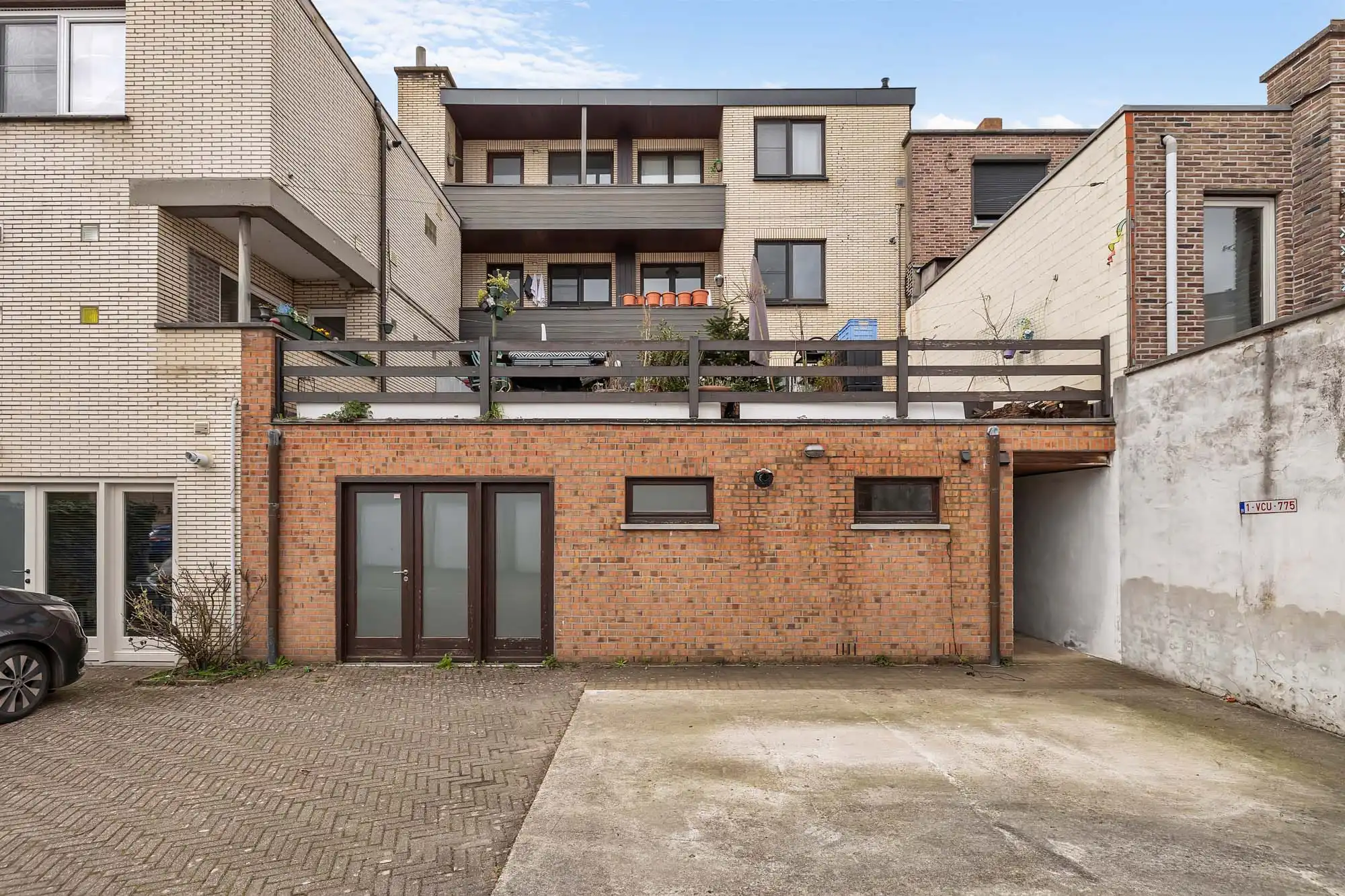 Veelzijdige handelsruimte op centrale ligging met garagebox foto 15