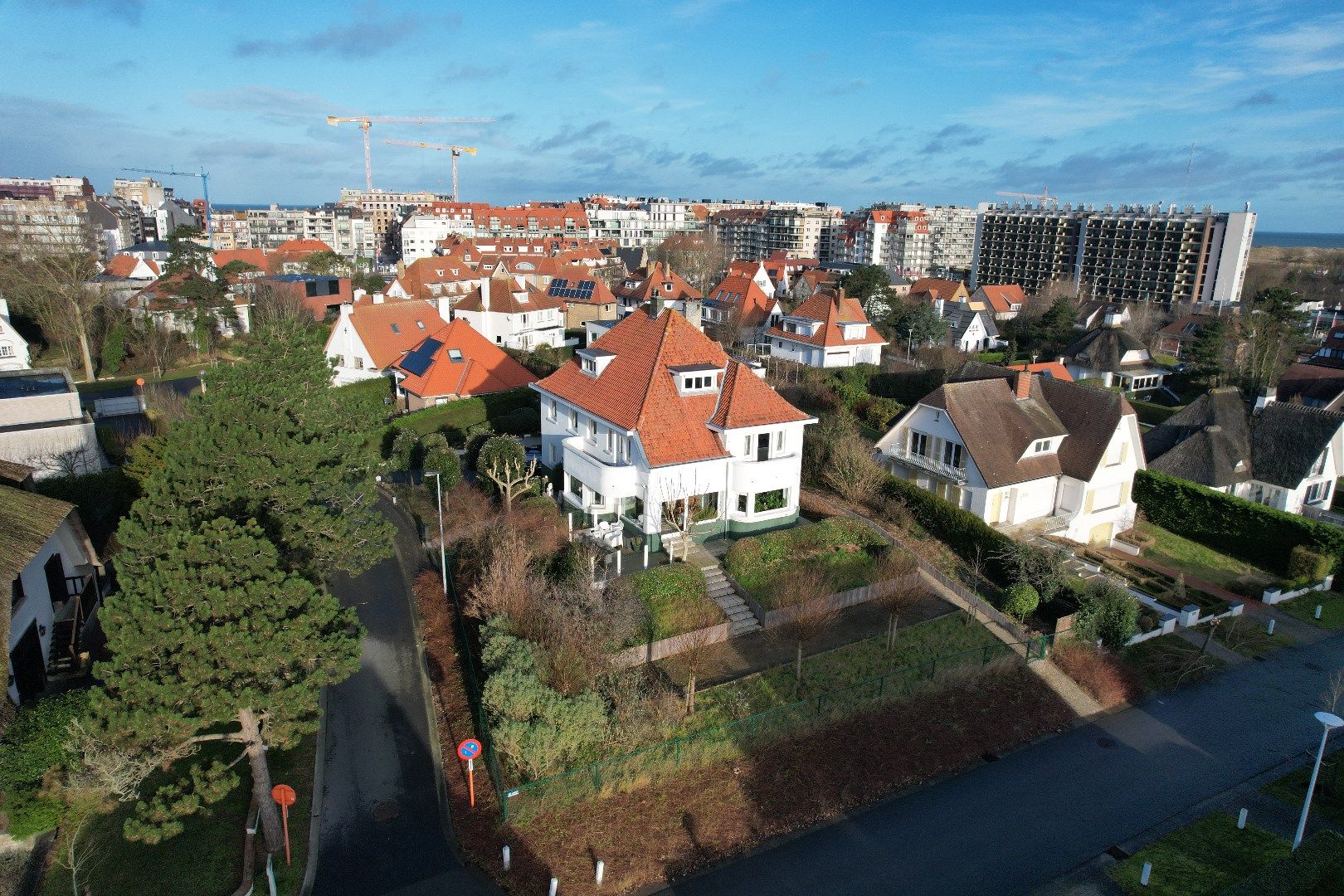 Statige en karaktervolle villa gelegen in de Simli-wijk te Nieuwpoort op 1151 m² - topligging! foto 6