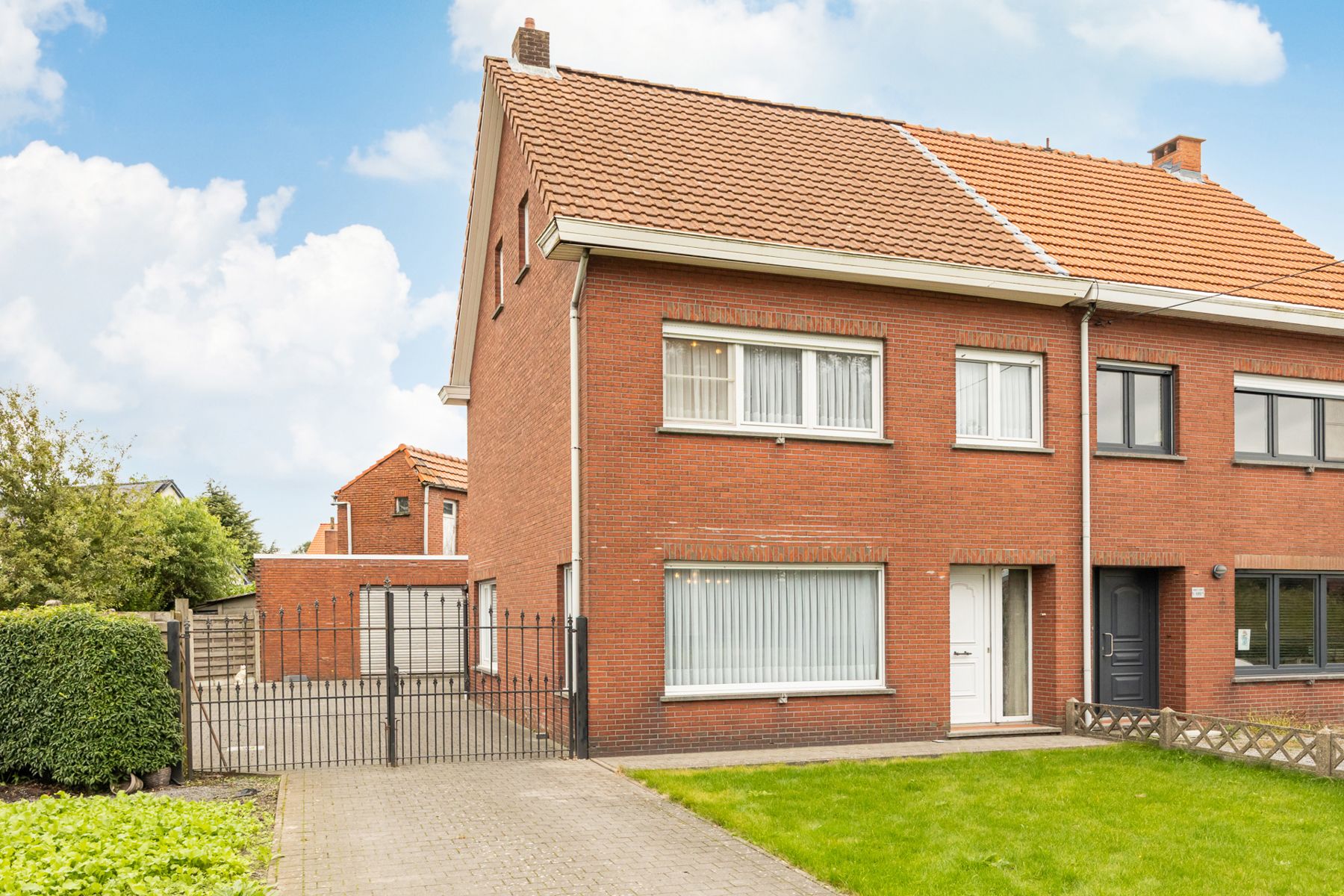 Gedeeltelijk te renoveren HOB met 3 à 4 slpk en grote garage foto 1