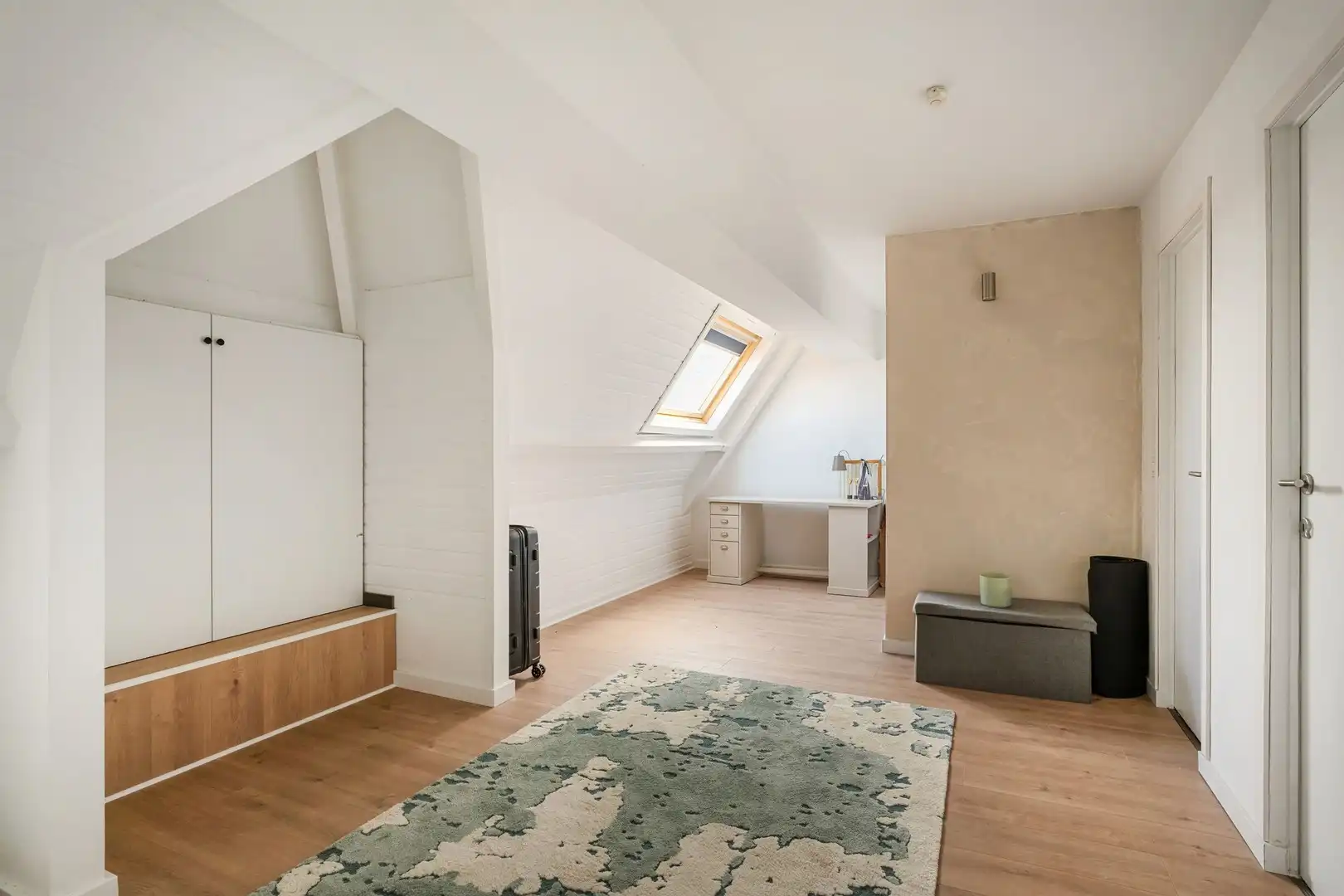 Verrassend ruim volledig opgefrist appartement in hartje Kortrijk met 1 slaapkamer foto 11