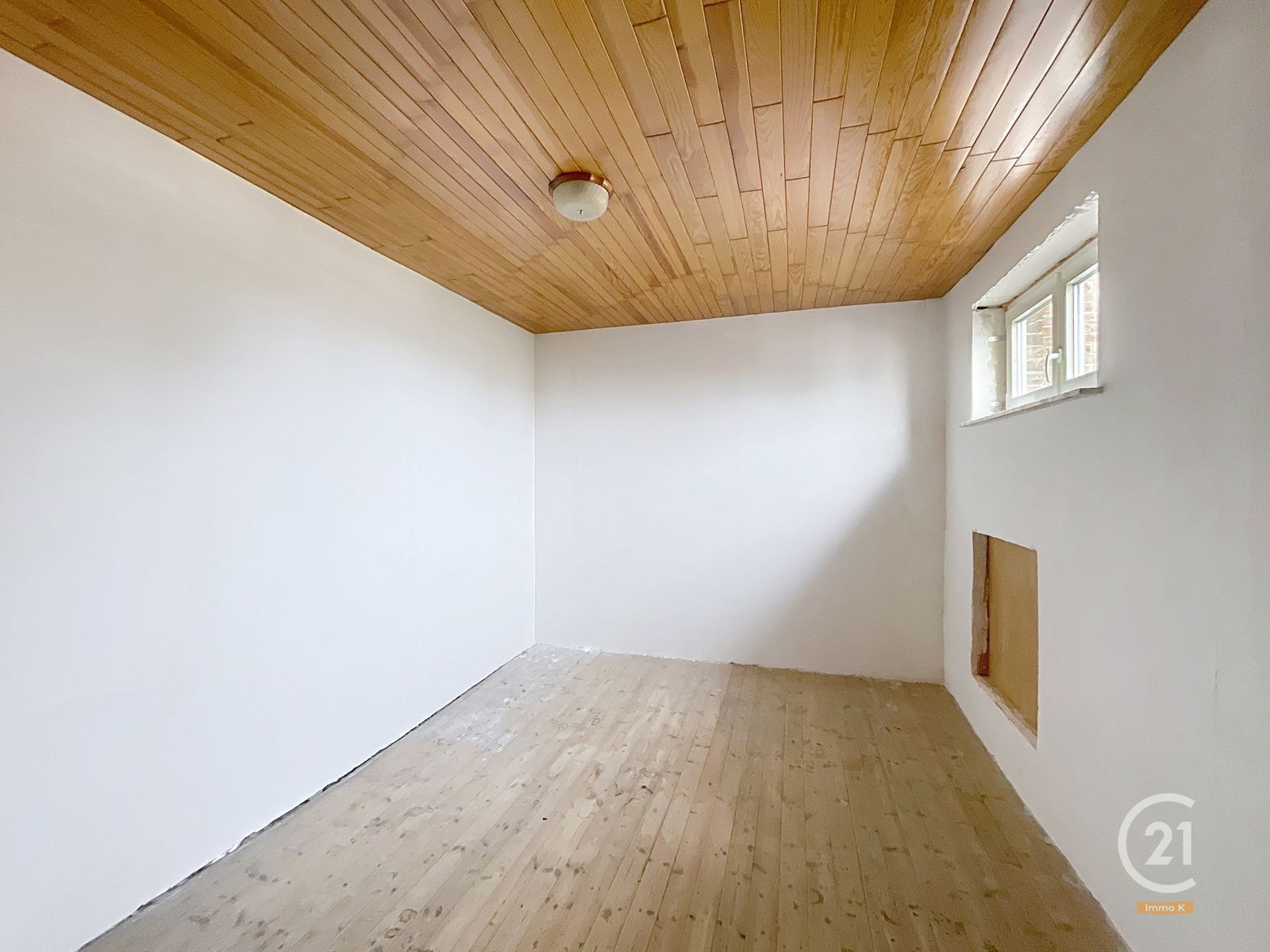 Te renoveren huis met garage en tuin - ook mog. voor handel foto 8