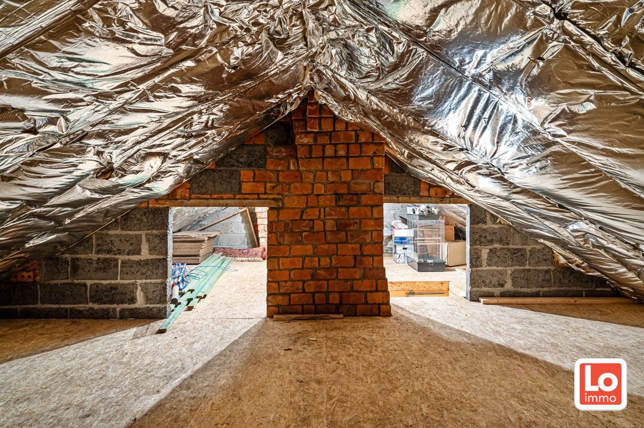 VERKOCHT! Heel rustig gelegen op te frissen halfopen woning op wandelafstand van het vernieuwde centrum van Zeveneken! foto 17