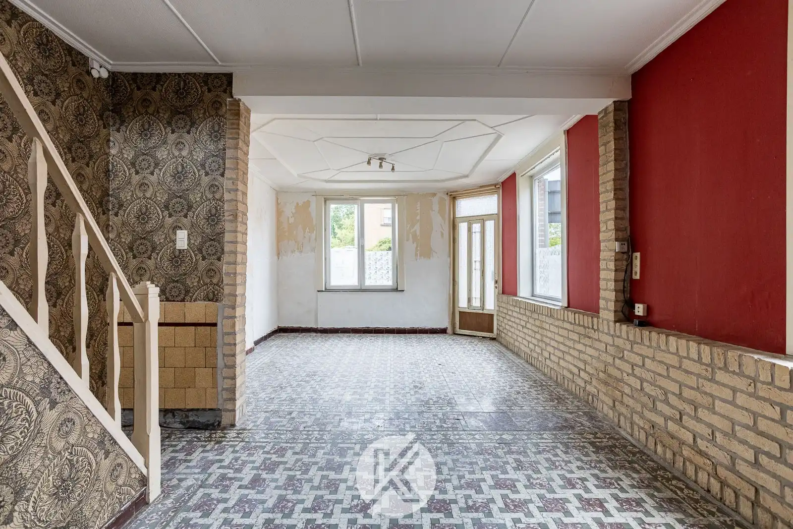 Te renoveren woning met garage foto 5