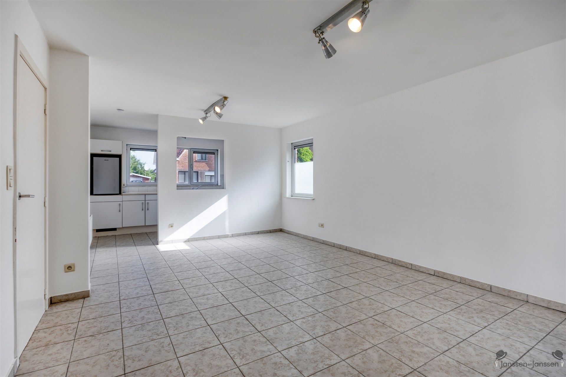 TE HUUR - Rustig gelegen gelijkvloers appartement met tuin te Leopoldsburg foto 6