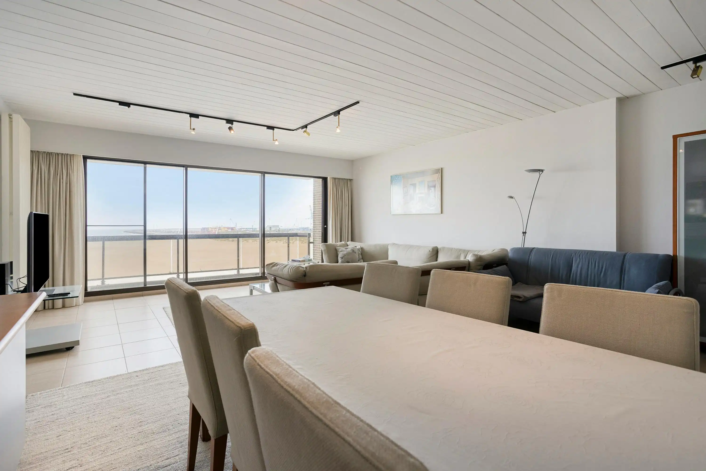 Appartement met 2 slaapkamers en frontaal zeezicht te koop foto 6