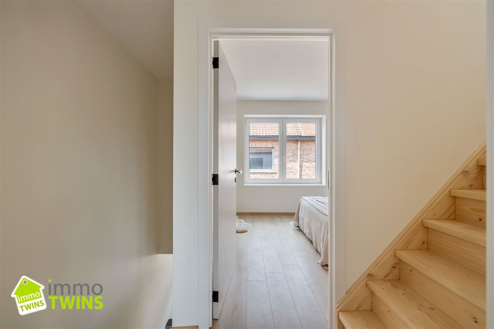 Volledig gerenoveerde woning in het hart van Kemzeke foto 11
