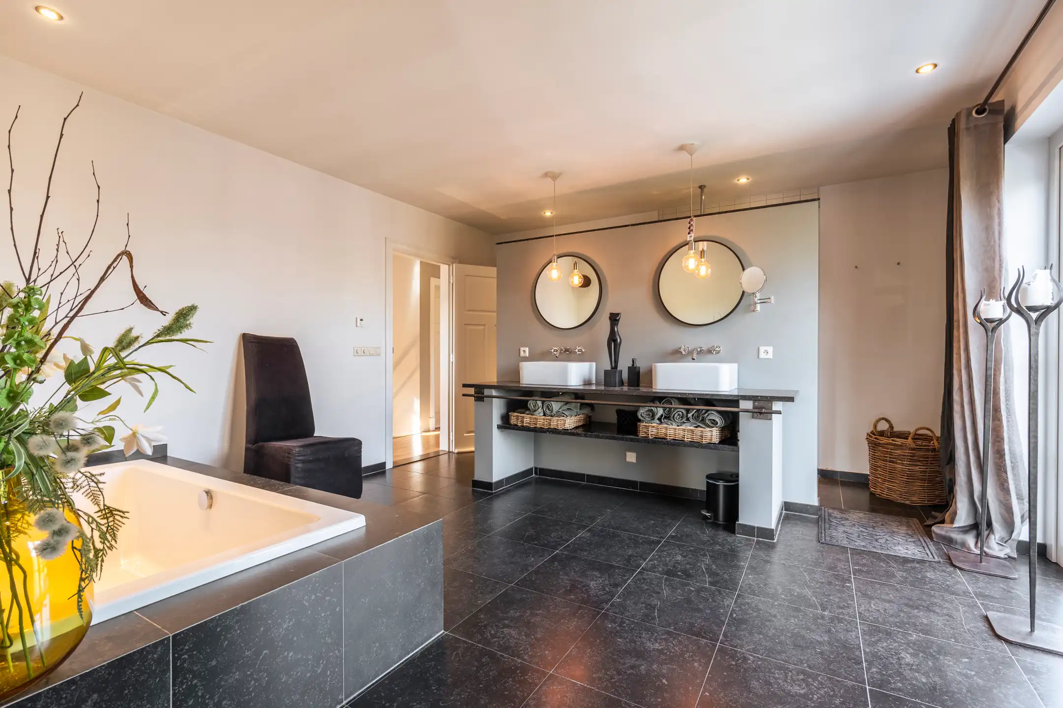 Luxe  villa met een oppervlakte van 475m²  op 1.383m² grond. foto 22