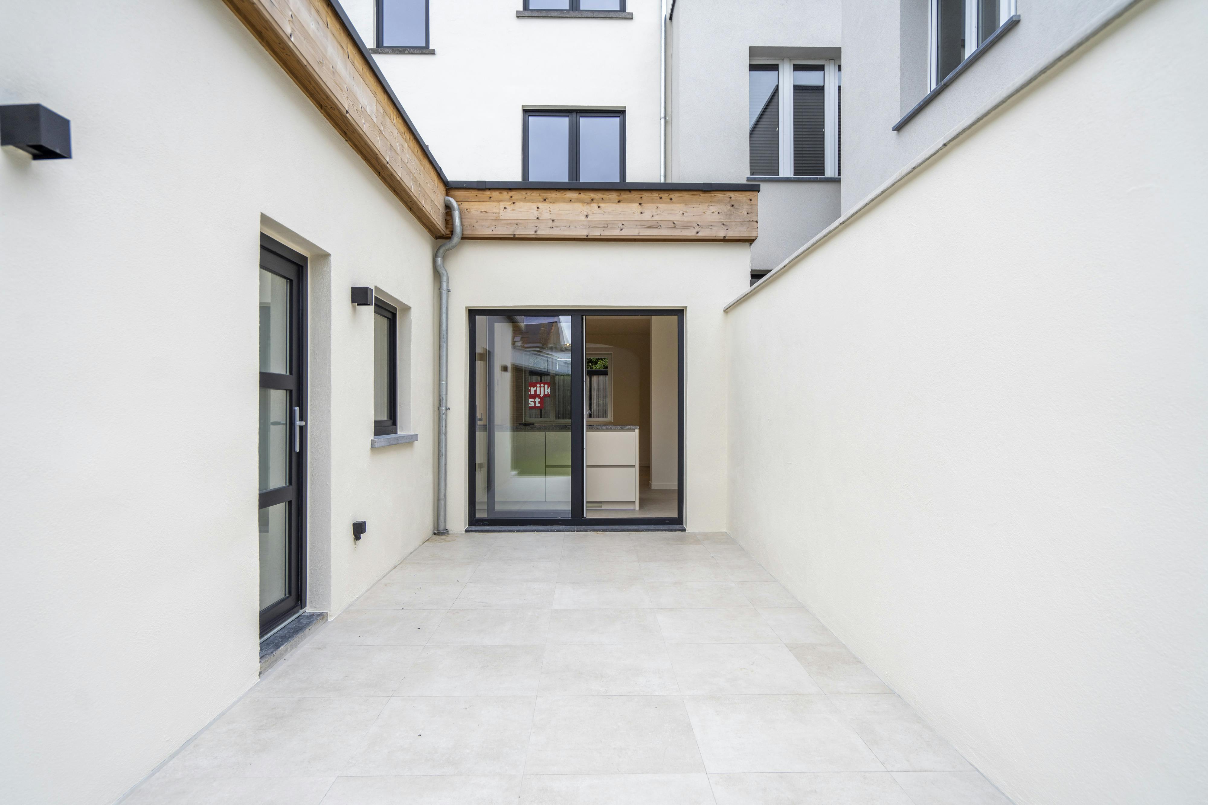 Prachtig vernieuwde ruime woning met EPC A te koop in centrum Kortrijk foto 6