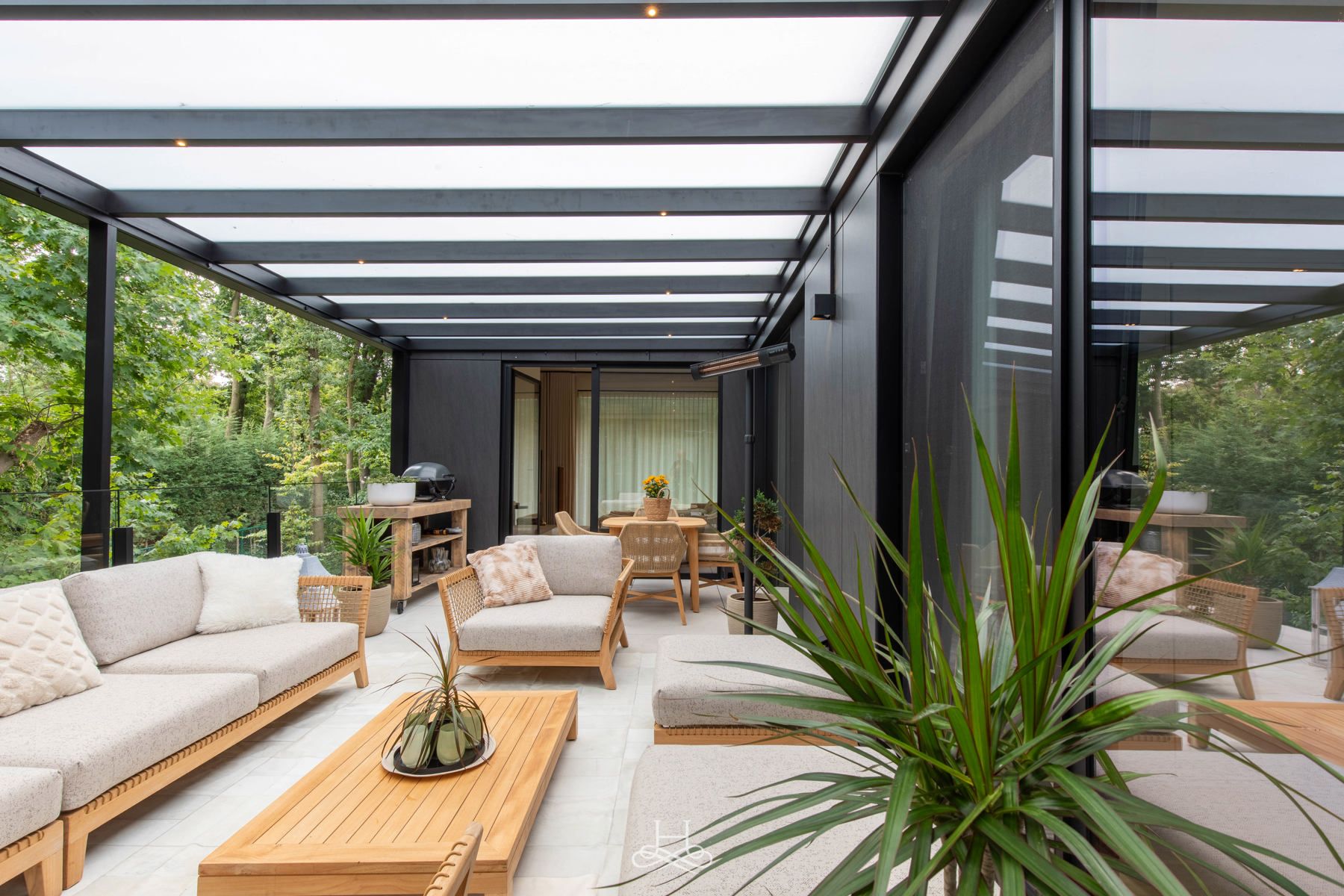 Luxueus villa appartement met riant dakterras en tuin foto 18