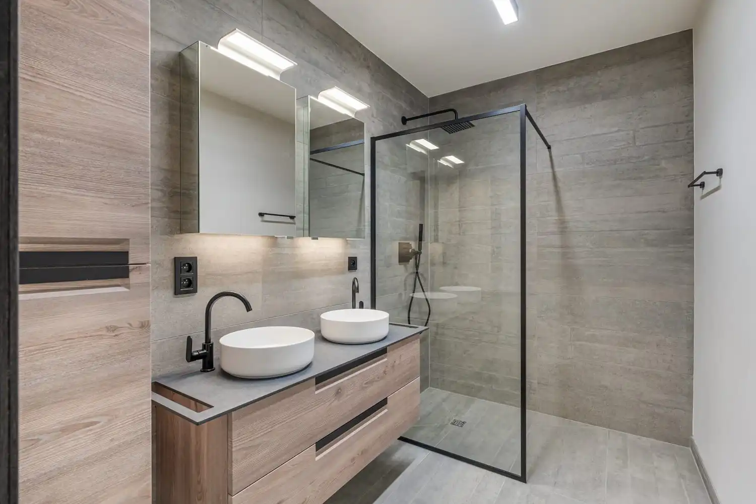 Luxueus wonen met ruim terras in het hart van Borgloon! foto 12