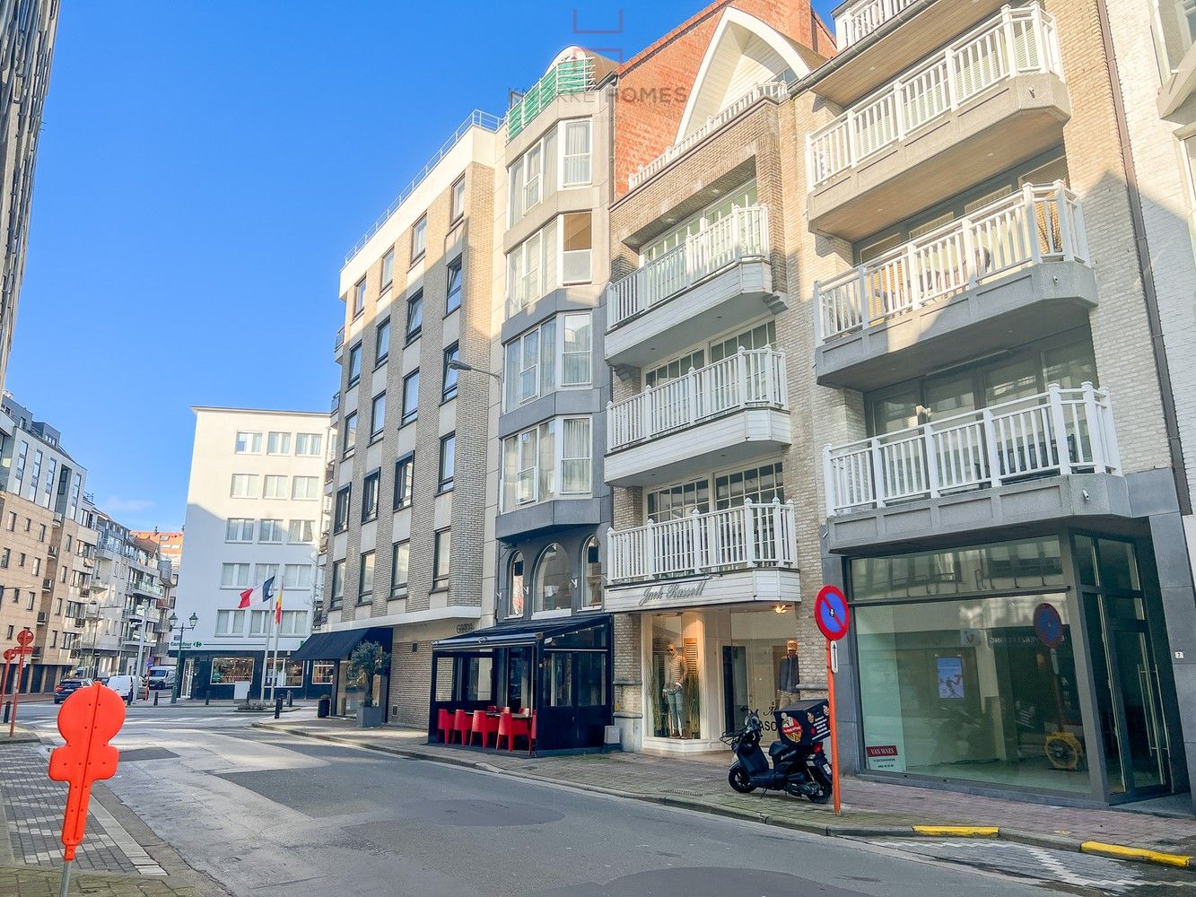 Duplex appartement in een kleinere residentie in het centrum van Knokke foto {{pictureIndex}}