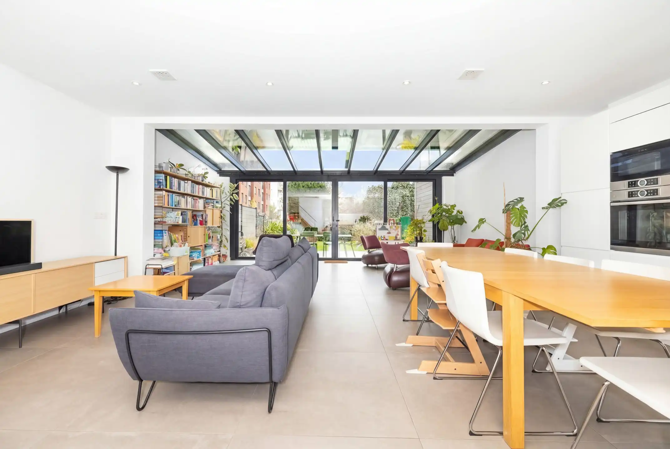 Energiezuinig wonen & XXL-tuin, vlak bij de stad foto 3