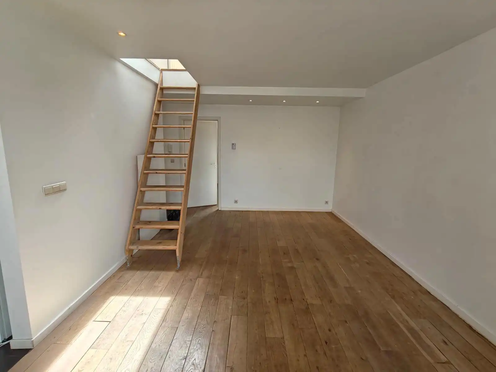 2 slaapkamer appartement  foto 3