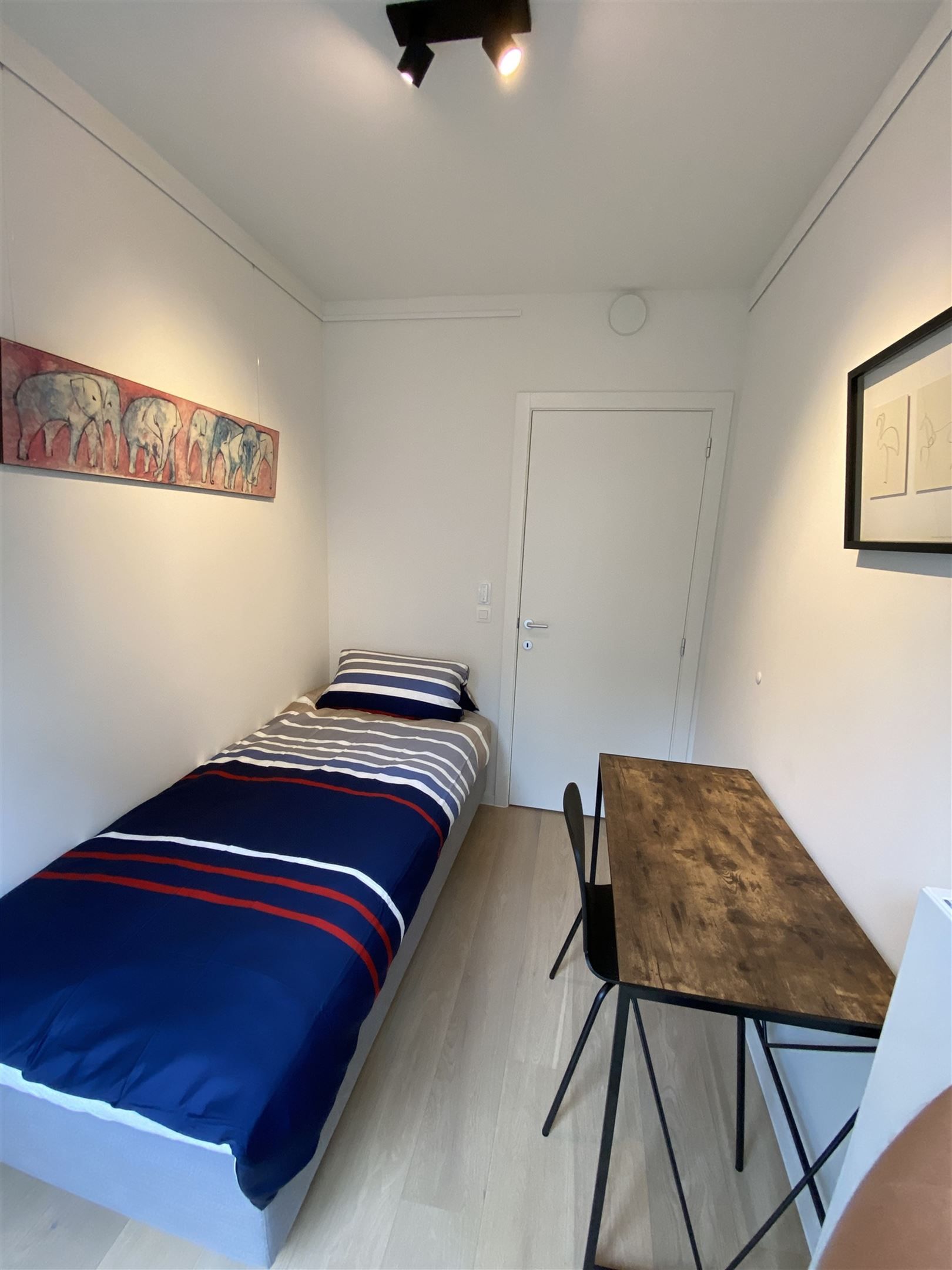 Luxe gemeubeld 2slaapkamerappatement met terras & parking! foto 16