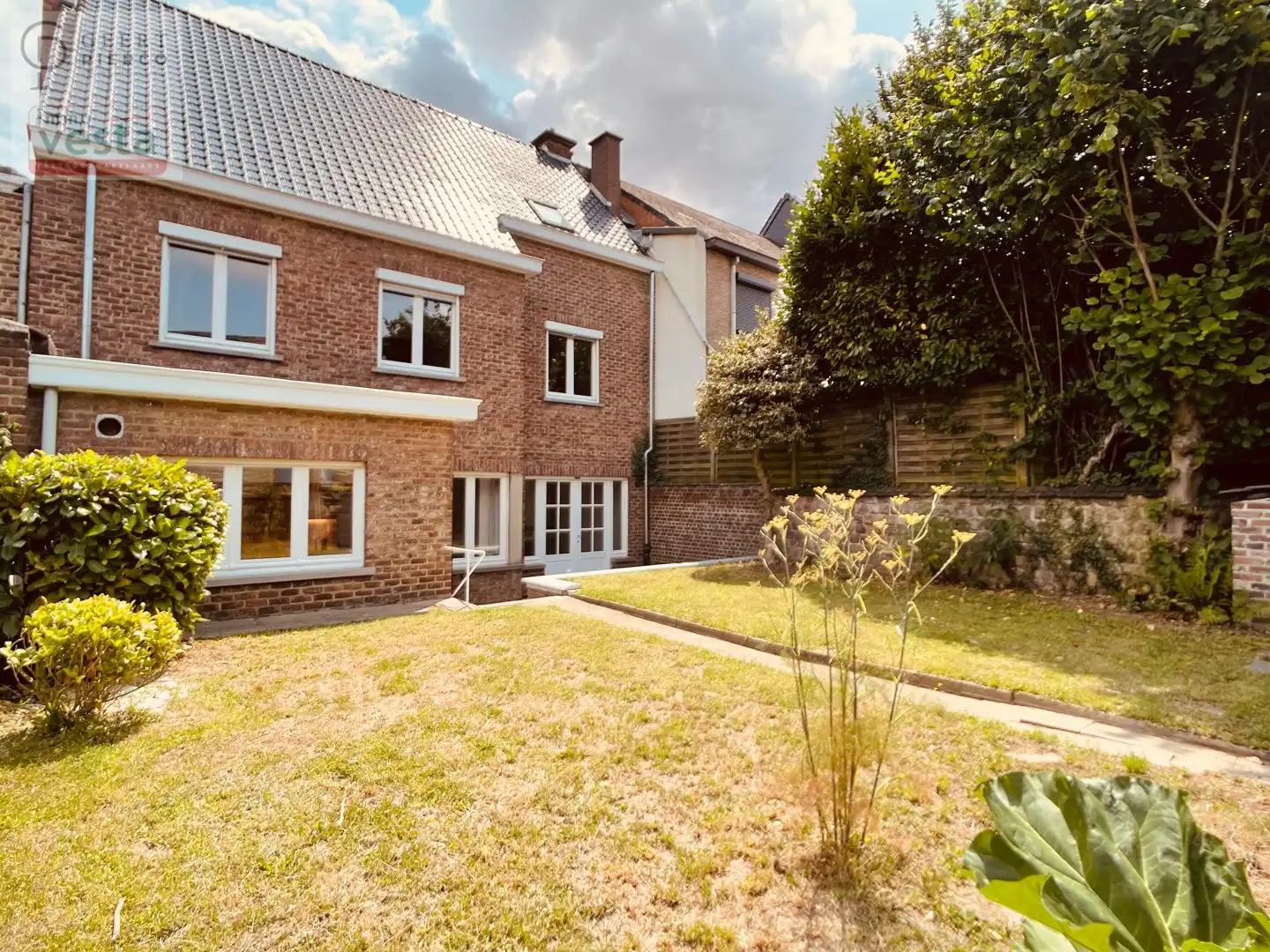 Prachtige gerenoveerde gezinswoning foto 36