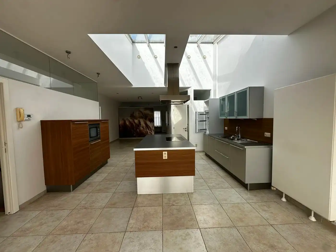 Lichtrijk appartement met 1 slaapkamer + autostaanplaats  foto 2