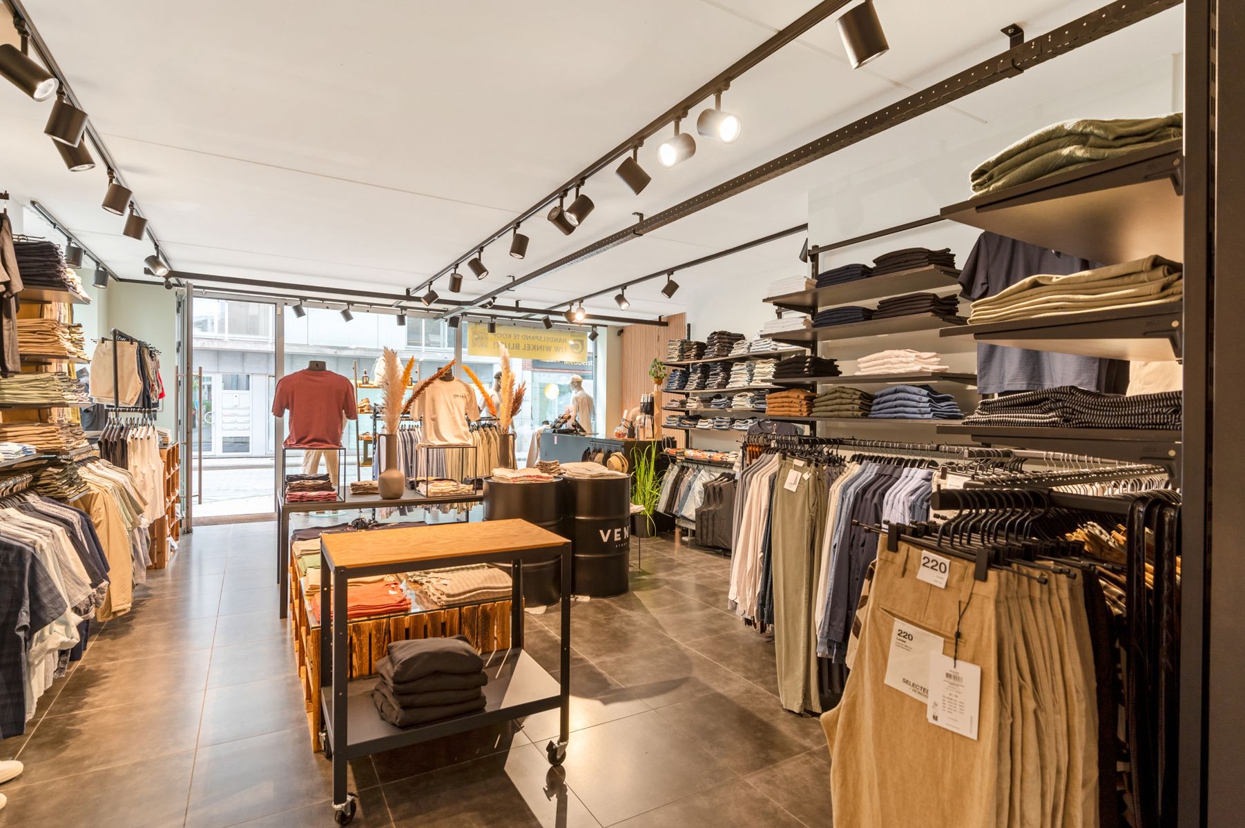 Handelsruimte met topvisibiliteit – ideale investering in het hart van Aartselaar foto 3