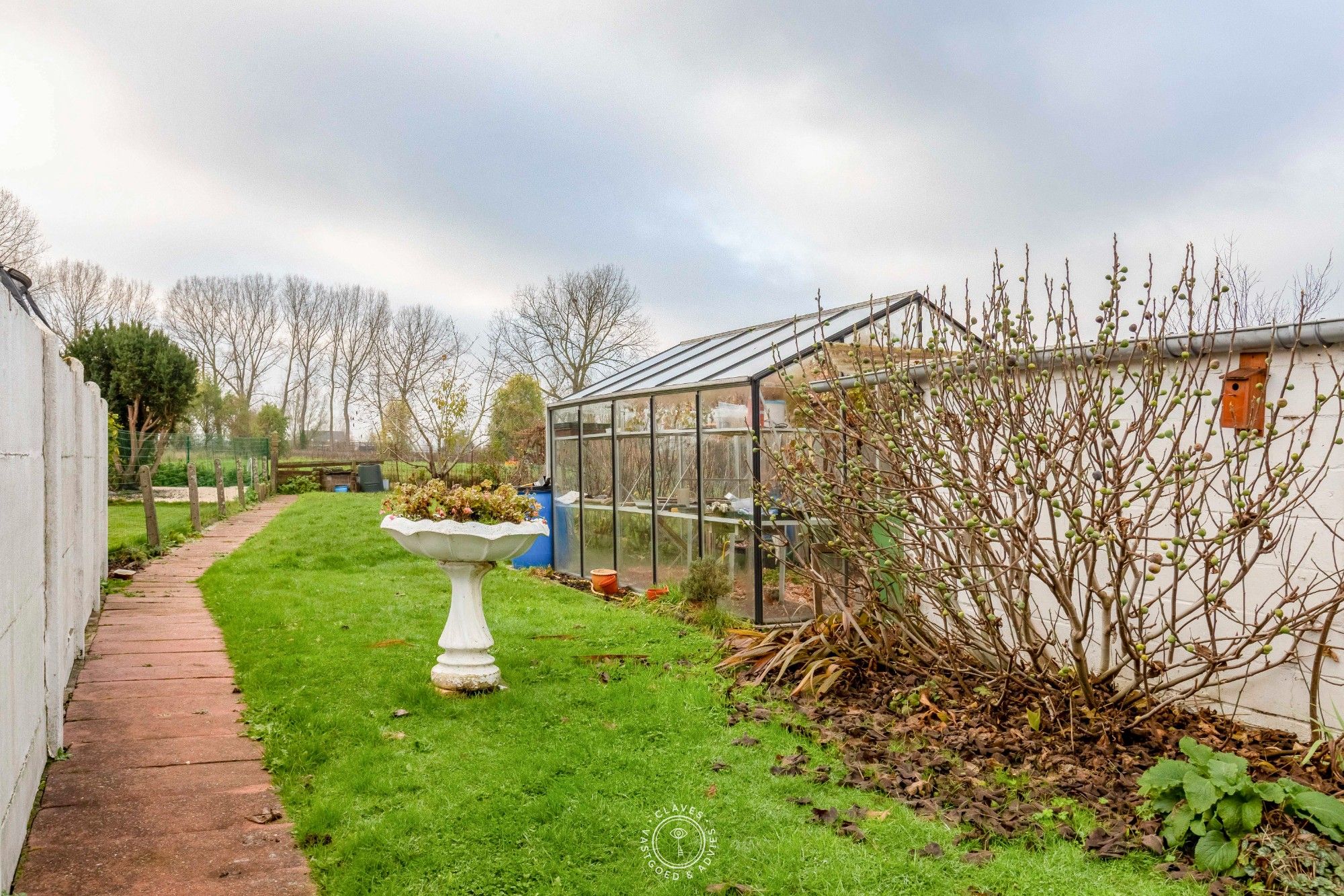 Ruime woning met garage en een prachtig uitzicht foto 2
