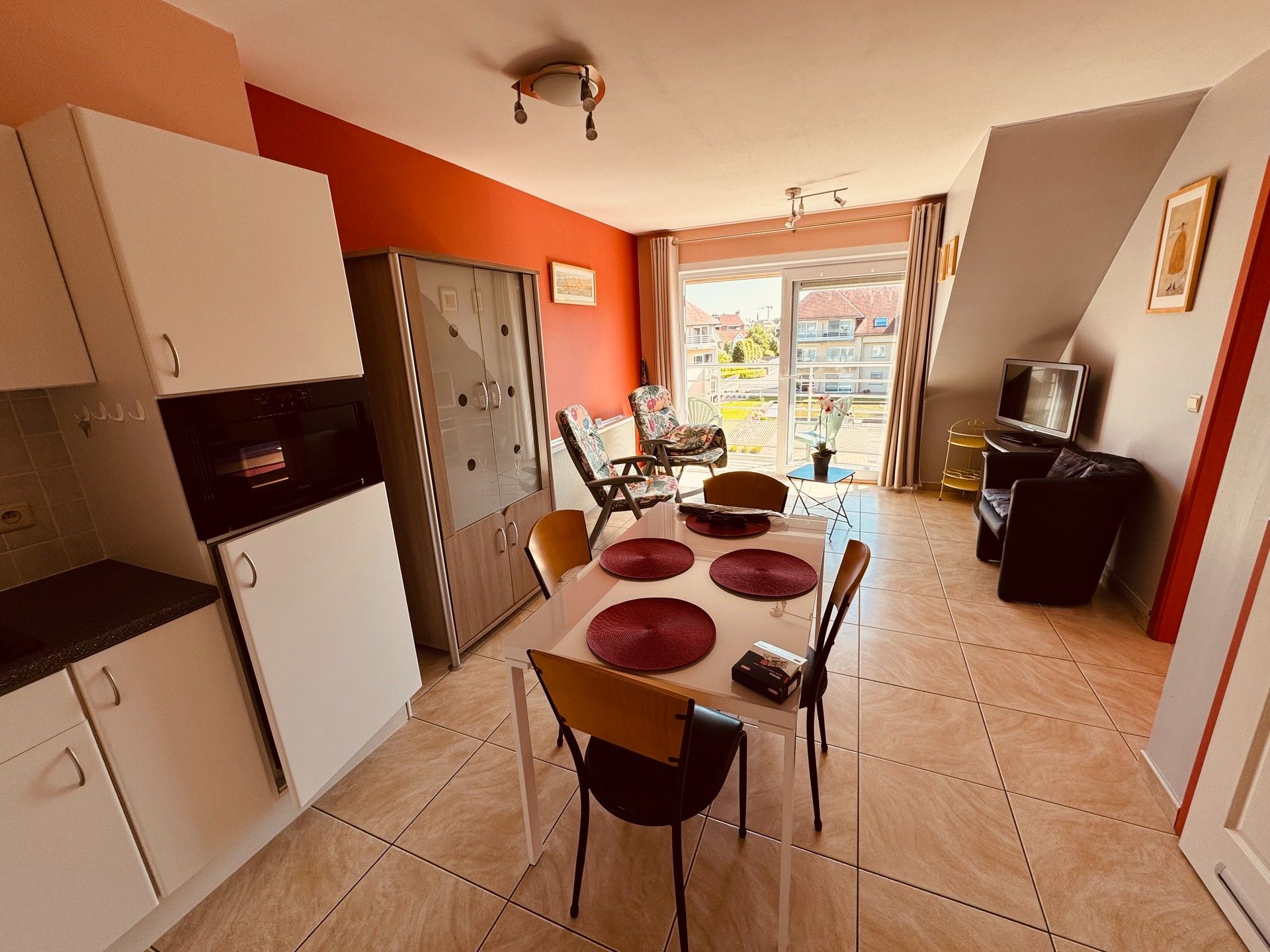 Modern & comfortabel appartement met terras, zwembad én vijverzicht aan het bos van De Haan te koop. foto 3