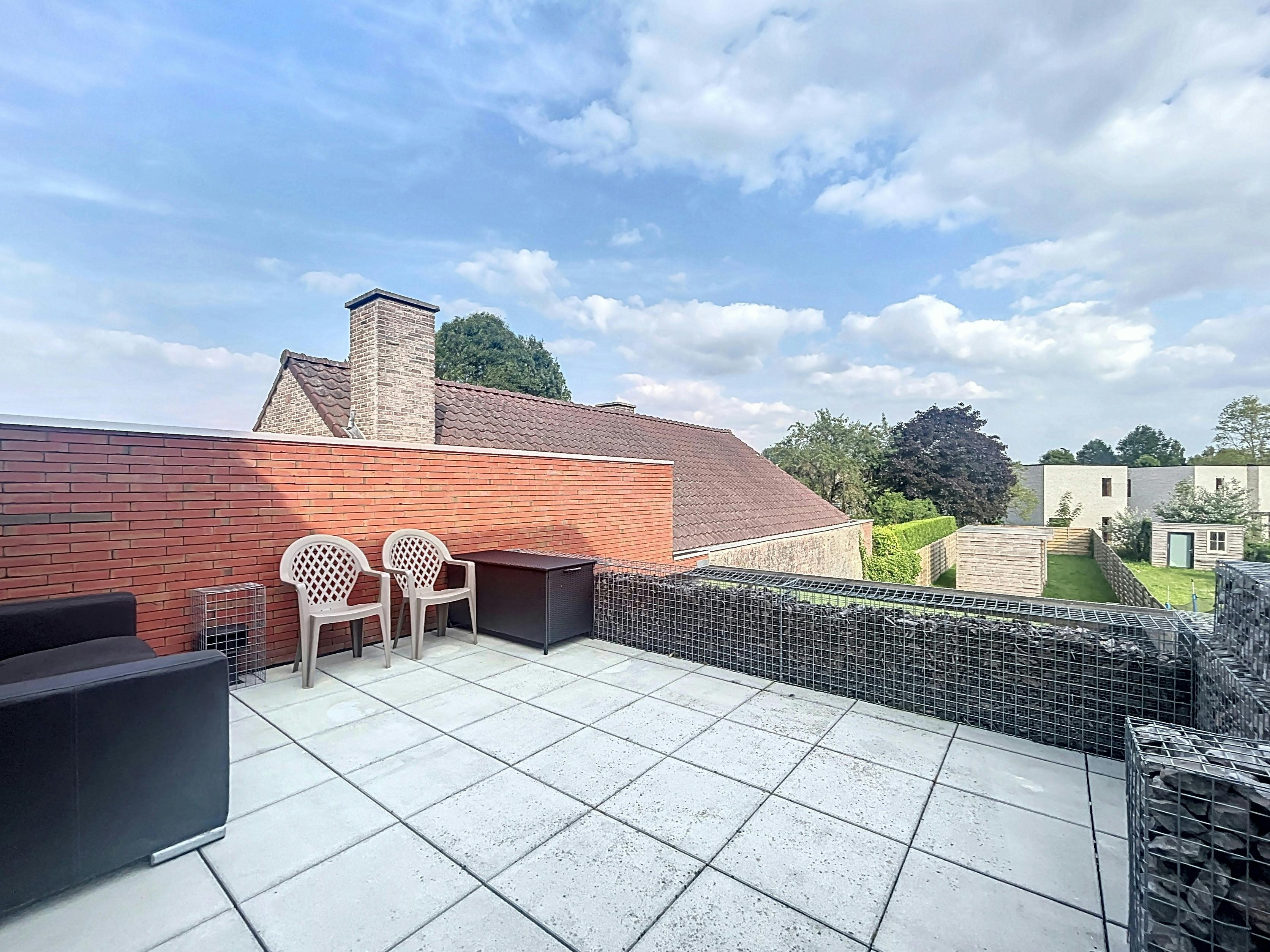 Gerenoveerd duplex appartement te huur in Waregem foto 7