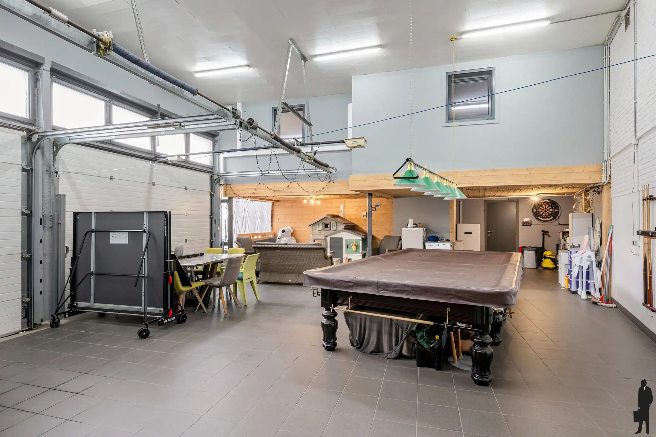 Zeer ruime en rustig gelegen met 3 slaapkamers en grote polyvalente ruimte. foto 14