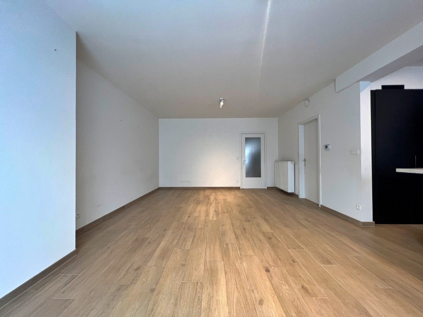 Vernieuwd gelijkvloers appartement met tuin en garage – Evergemsesteenweg 119, Wondelgem 🌿🚲 foto 2