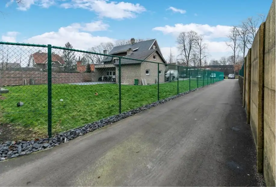 Stijlvol duplex-appartement met 2 slaapkamers en parkeerplaats te huur op toplocatie in Maasmechelen. foto 23