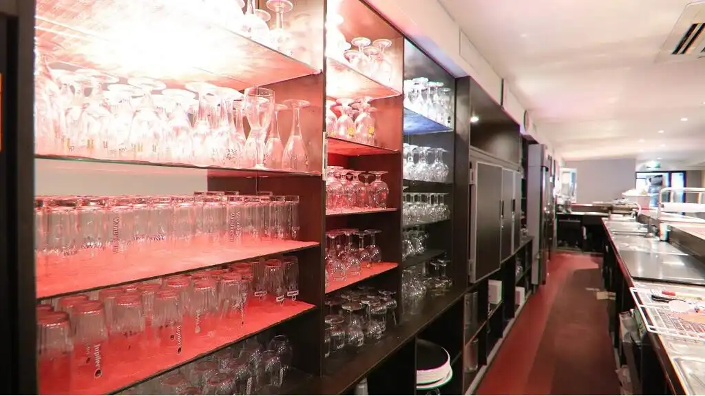 Horecapand met Terras te koop op de ZEEDIJK in Middelkerke foto 3