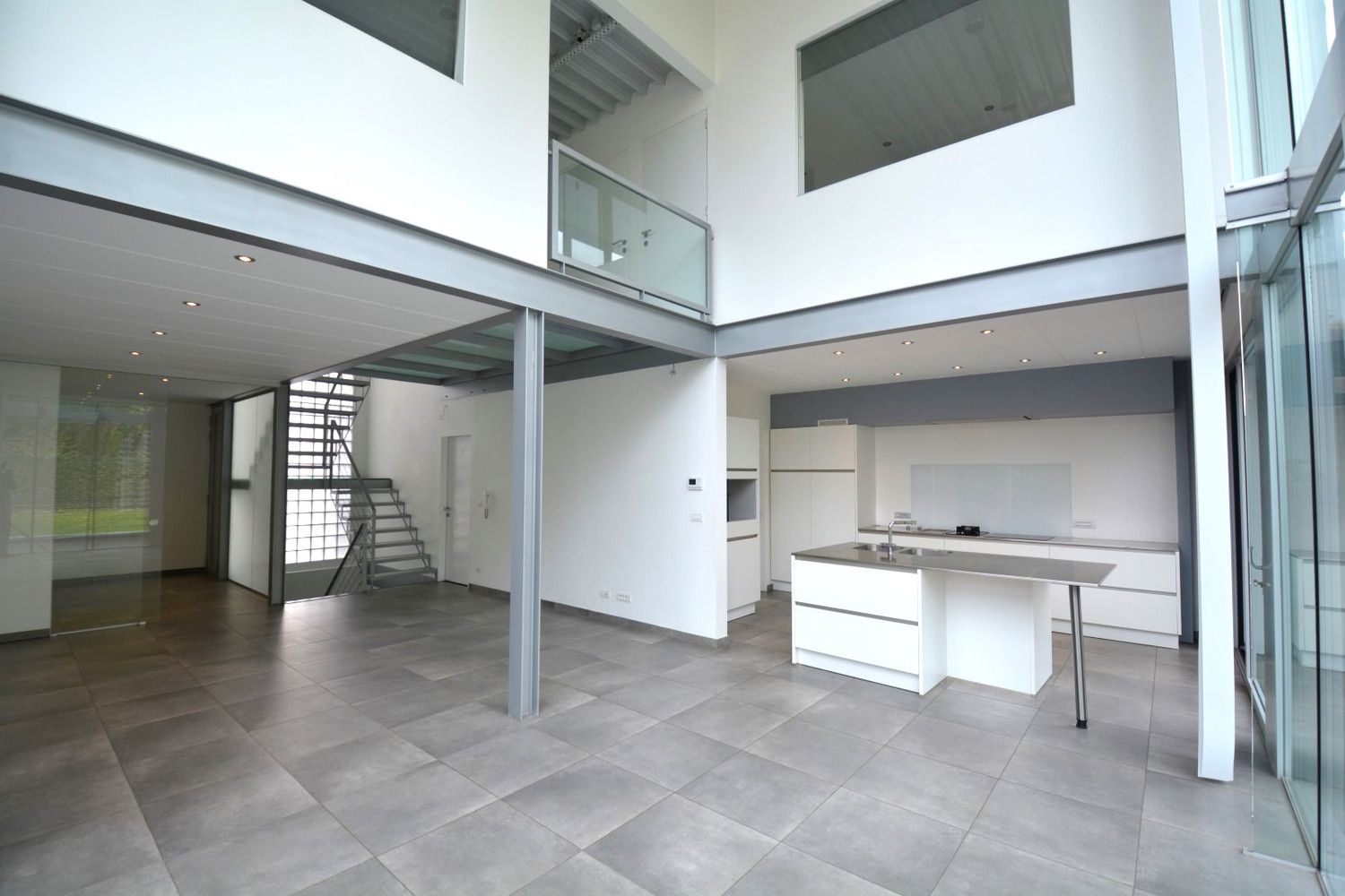 LUXUEUZE WONING MET 3 SLK, GARAGE EN TUIN foto 2