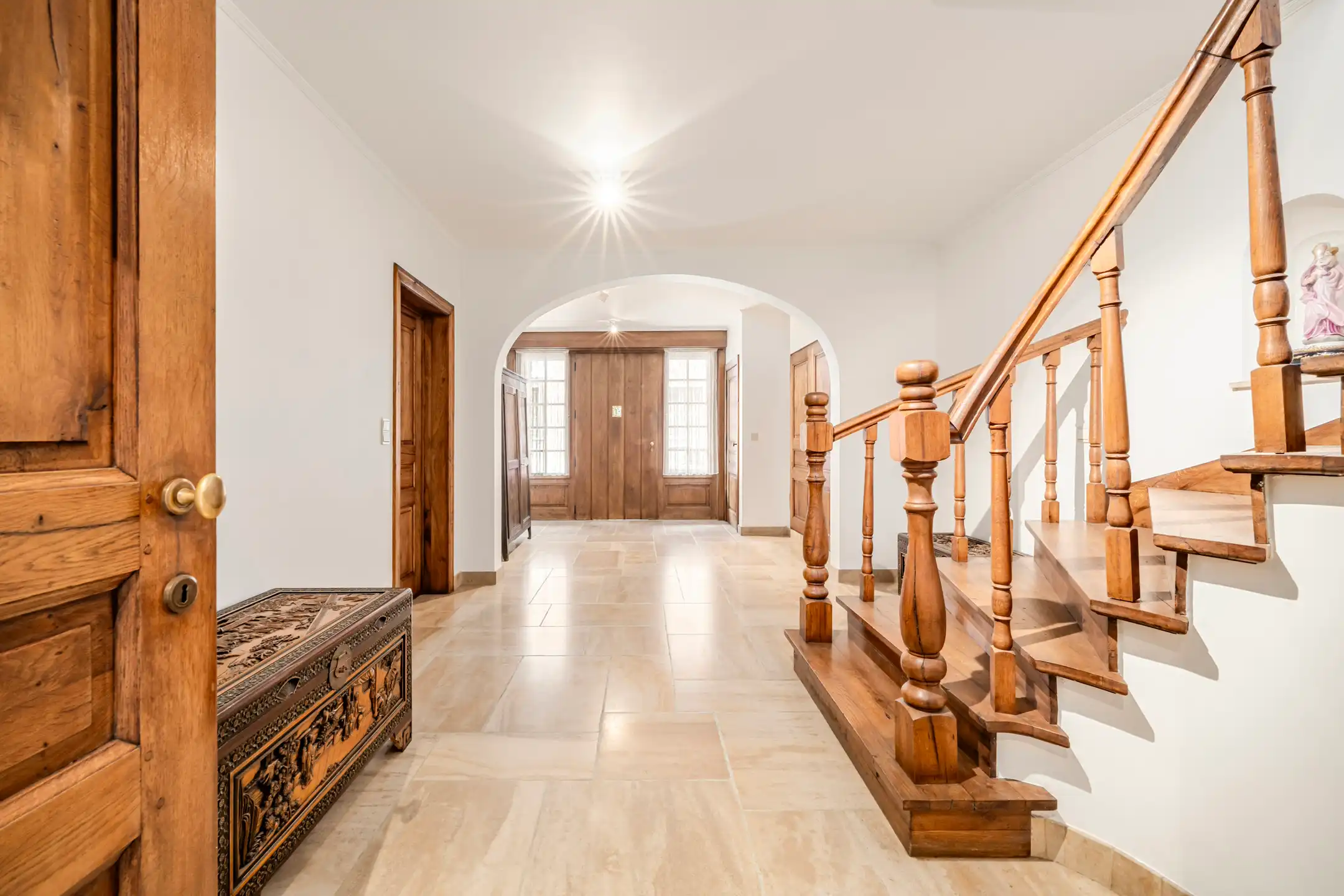 Charmante herenwoning met uitweg achteraan (3 garages).  foto 16