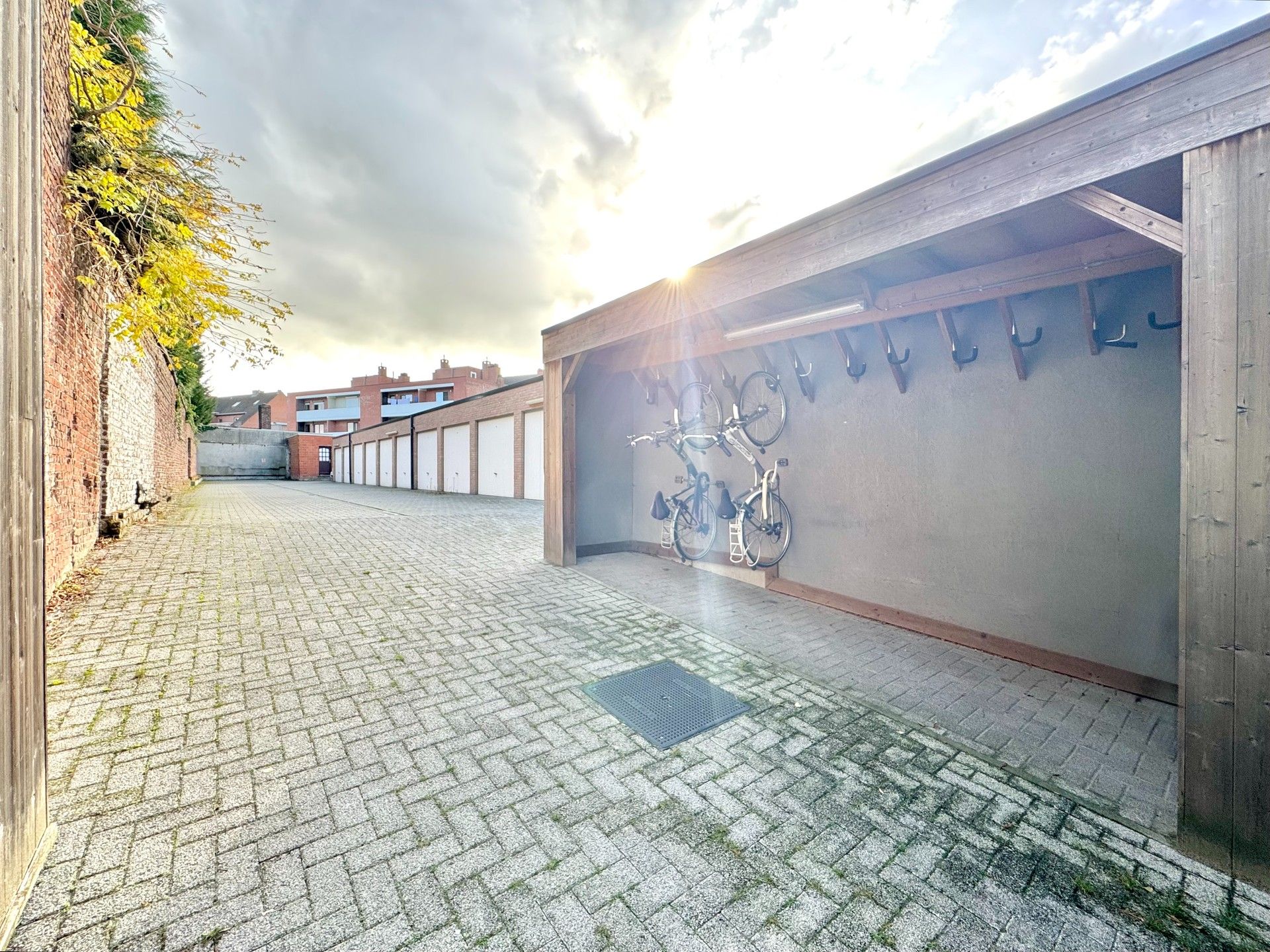 PENTHOUSE MET 2 TERASSEN & GROTE GARAGE foto 19