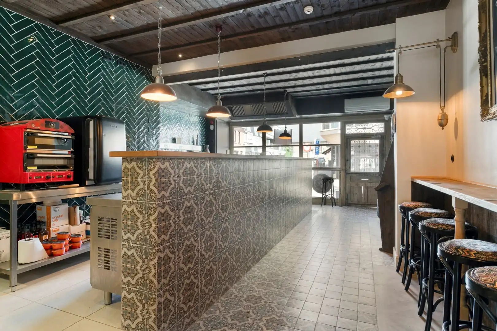 Instapklare handelszaak met appartement en gezellige binnenkoer foto 10