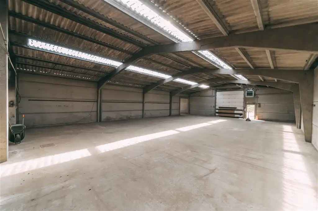 Magazijn met woning en uitbreidingsmogelijkheden foto 6