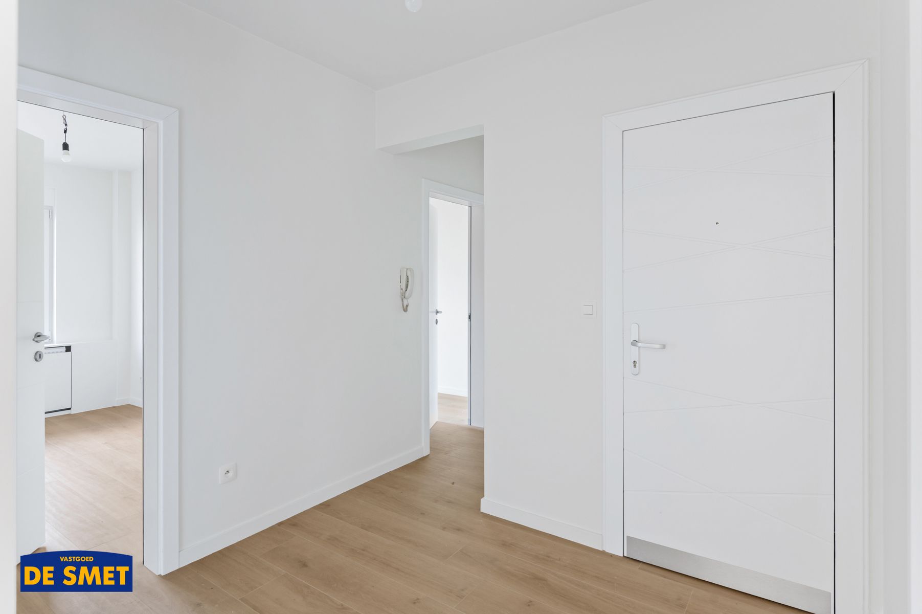 Volledig vernieuwd appartement met terras pal in het centrum foto 9
