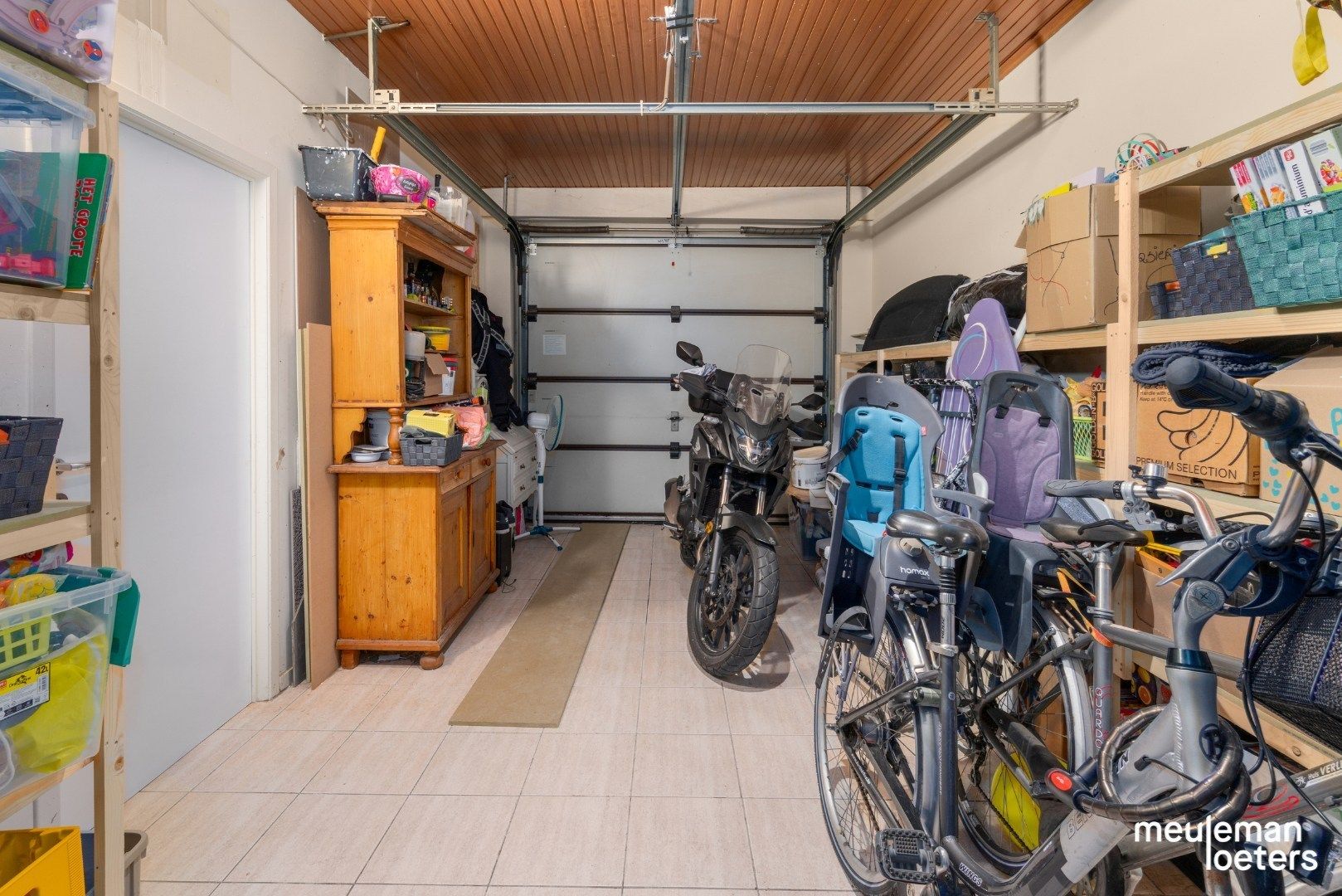 Gezinswoning met drie slaapkamers en inpandige garage  foto 16