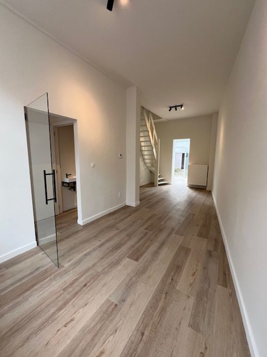 Gerenoveerde woning op excellente ligging foto {{pictureIndex}}
