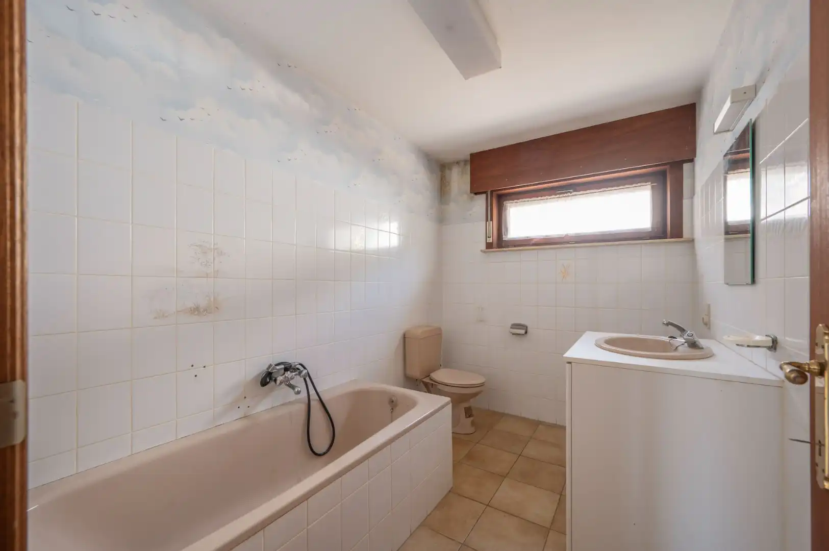 Eigendom met uitzonderlijk potentieel op een perceel van 824 m² in Varsenare.  foto 6