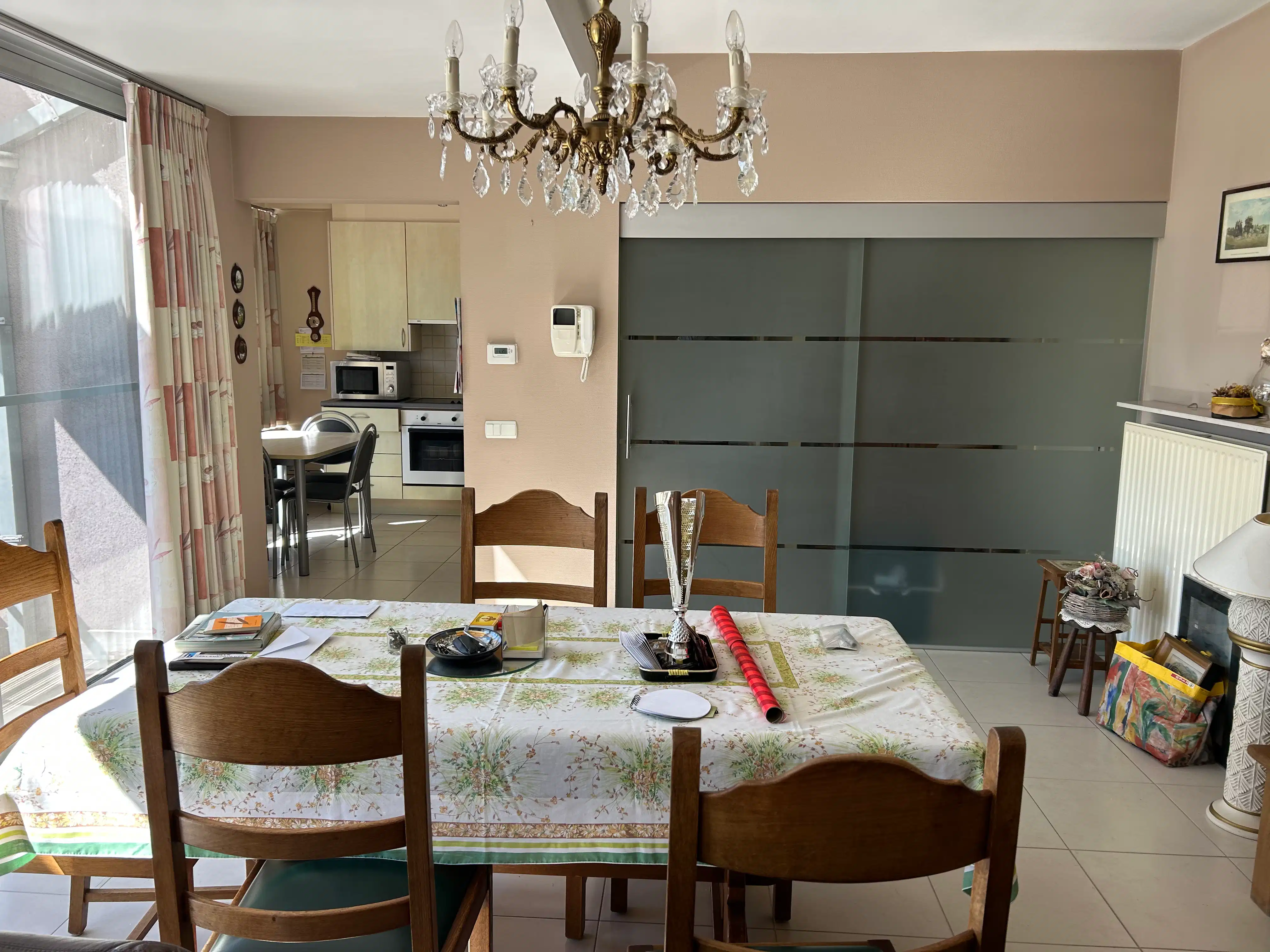 Verzorgd en centraal gelegen appartement met ruime zuid-terras en grote gemeenschappelijke tuin. foto 4