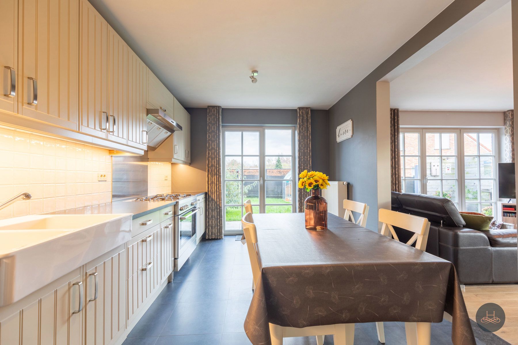 Instapklare gezinswoning met leuke tuin foto 11