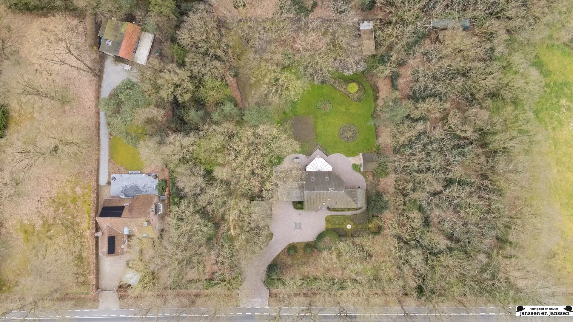 Karaktervolle villa op aan de Bredabaan te Gooreind  foto 32