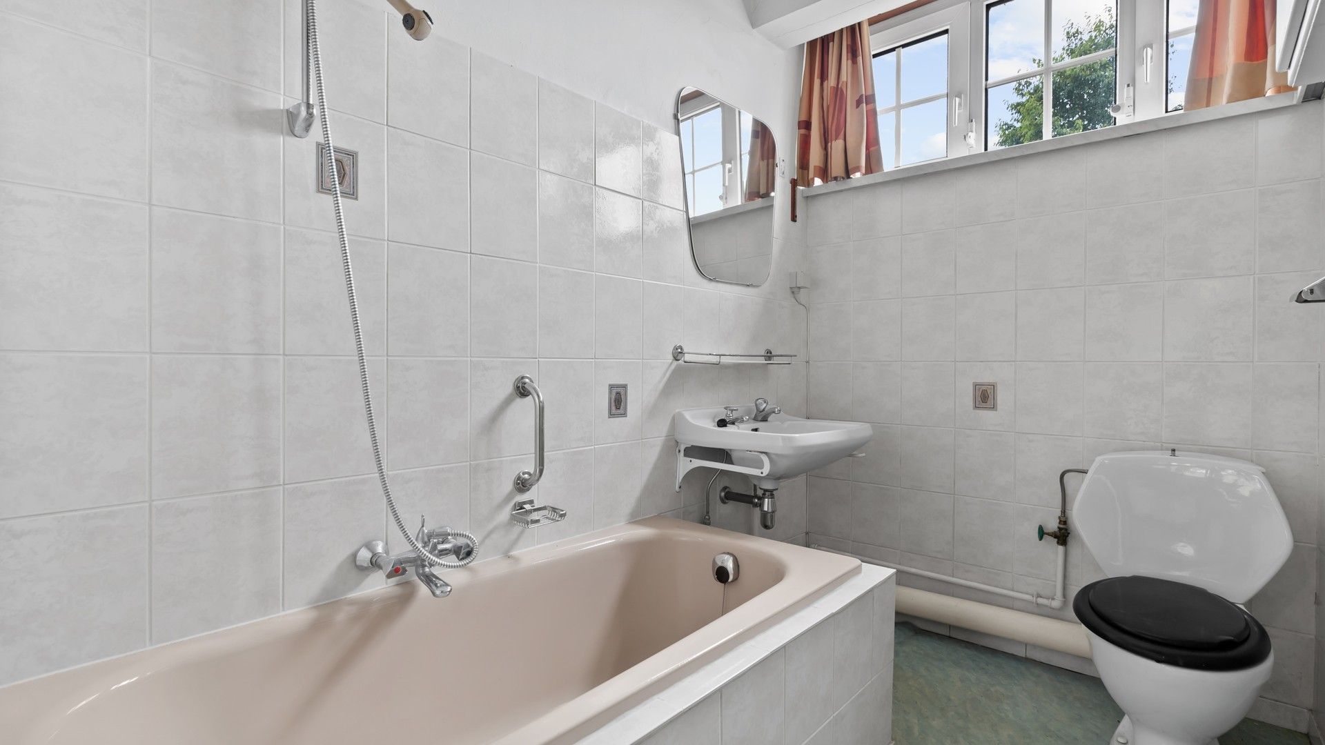Te renoveren woning met potentieel in Hechtel-Eksel foto 15