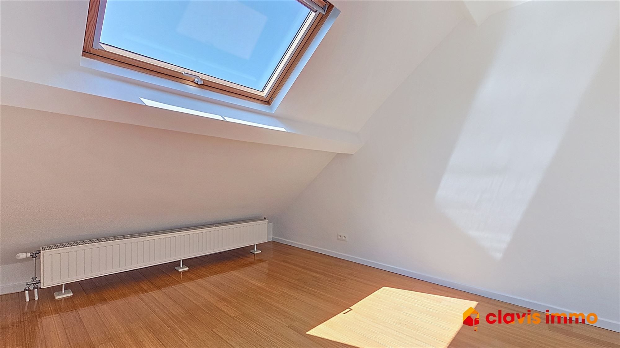 Volledig gerenoveerde woning met tuin foto 13