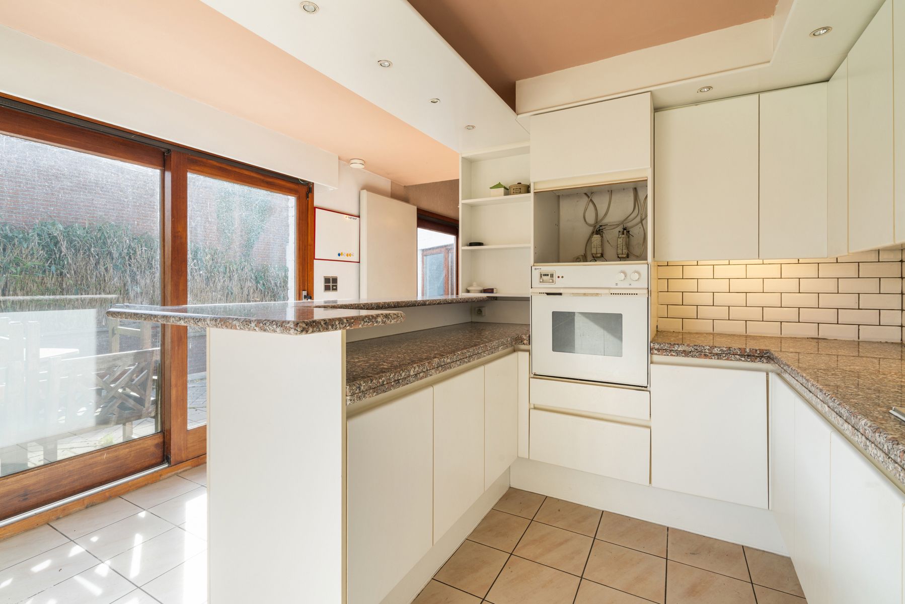 Kantoor met woning te Denderhoutem. foto 13