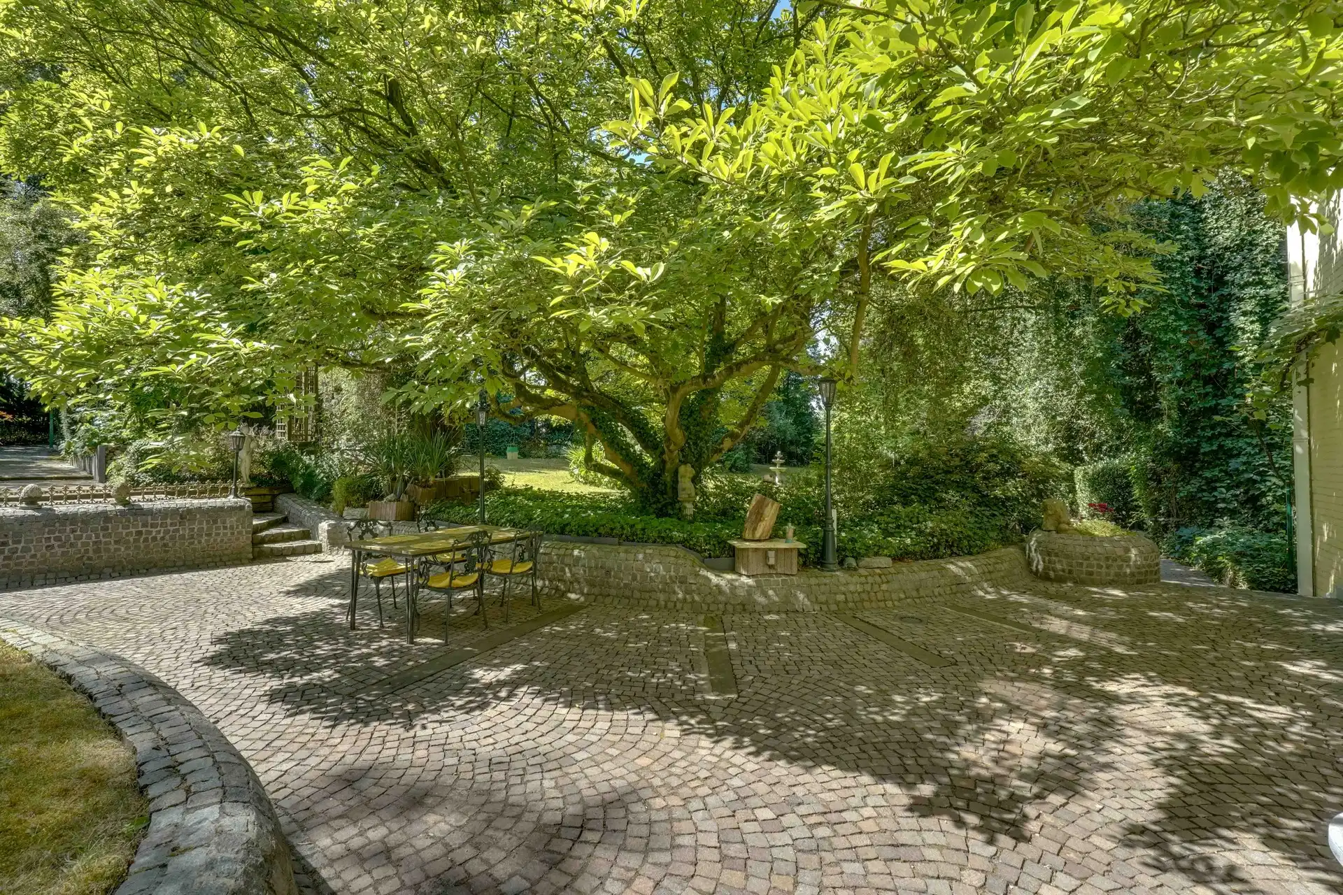 EXCLUSIEVE VILLA IN DOODLOPENDE STRAAT foto 61