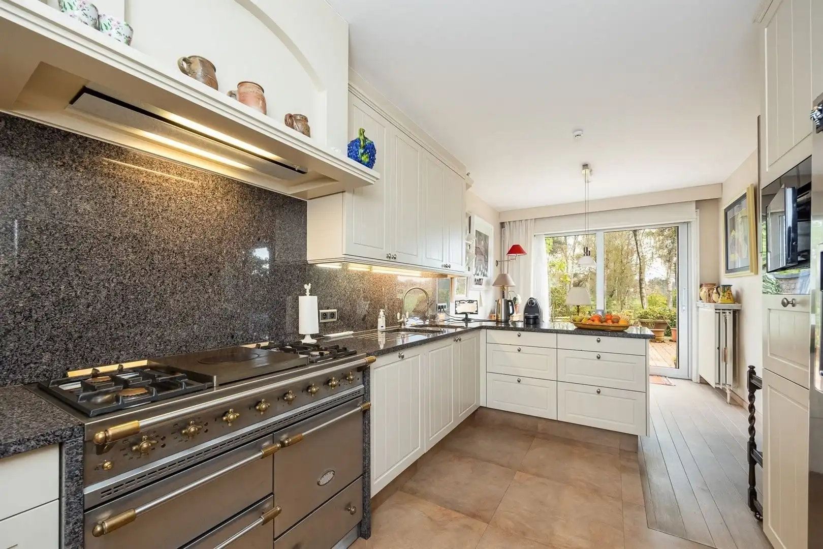 Gelijkvloers drie-slaapkamer appartement met zicht op de Golf van Brasschaat foto 8