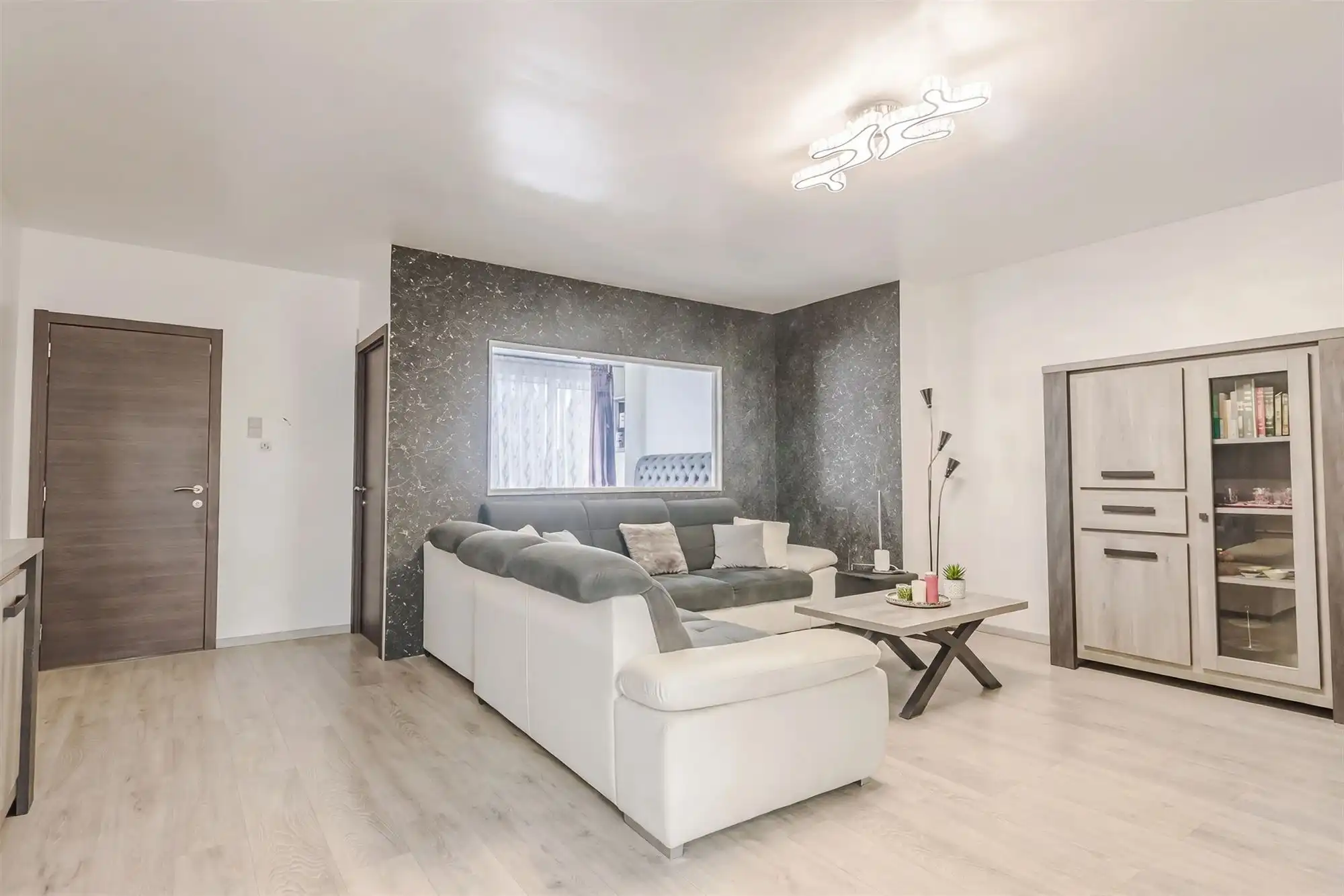 instapklare 3 gevelhuis op 945 m² met 6 slpks en 4 garages foto 6