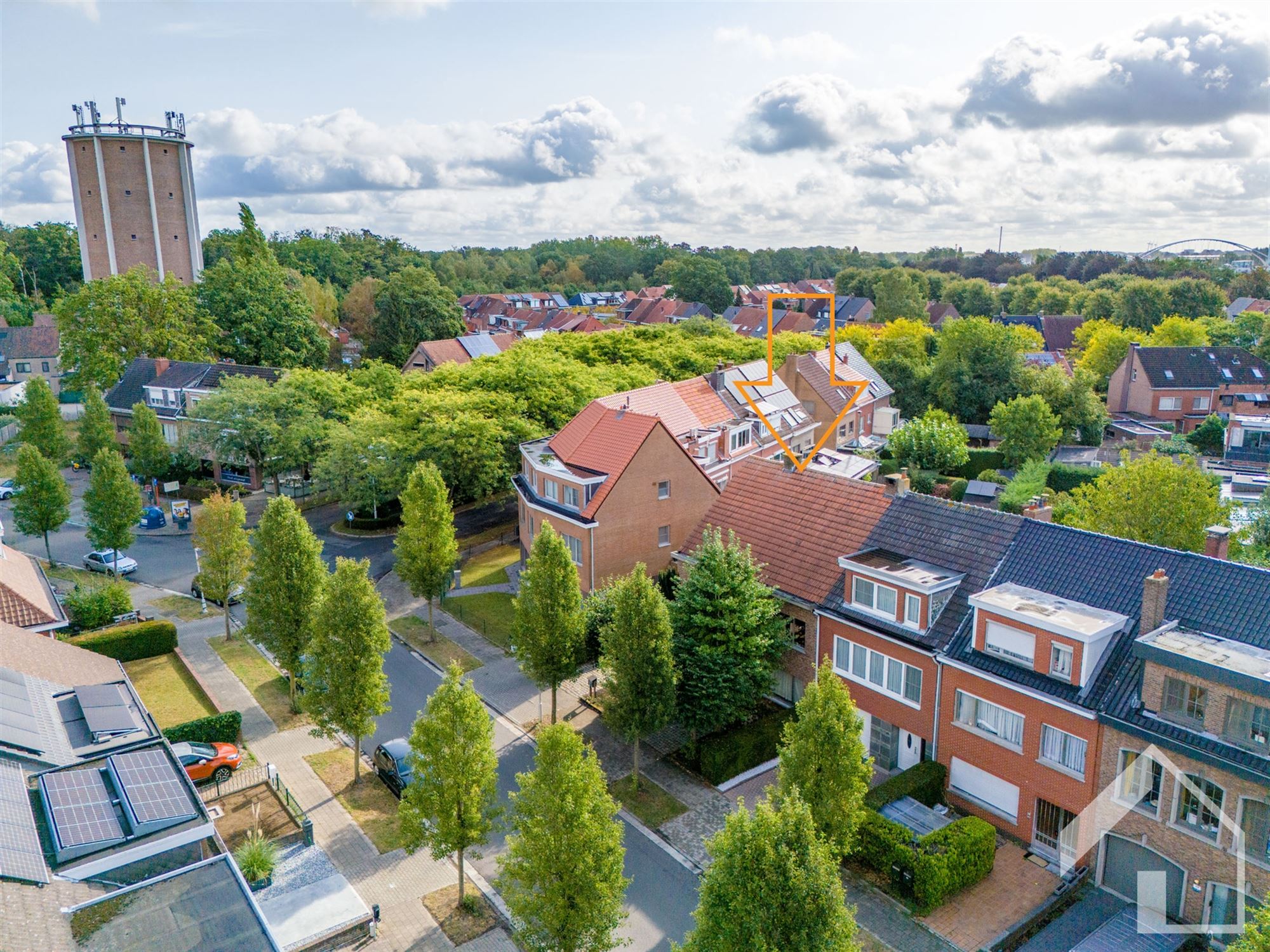 Ruime gezinswoning met veel potentieel foto 23