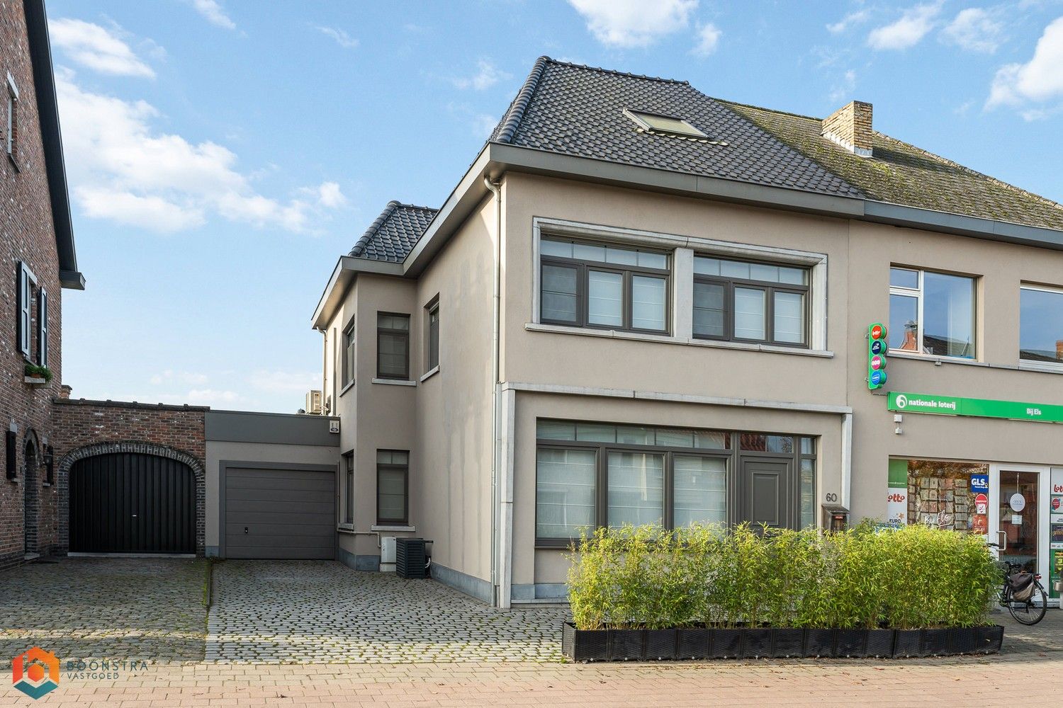 Ruime gerenoveerde woning met 4 slpkrs en prachtige orangerie foto 28